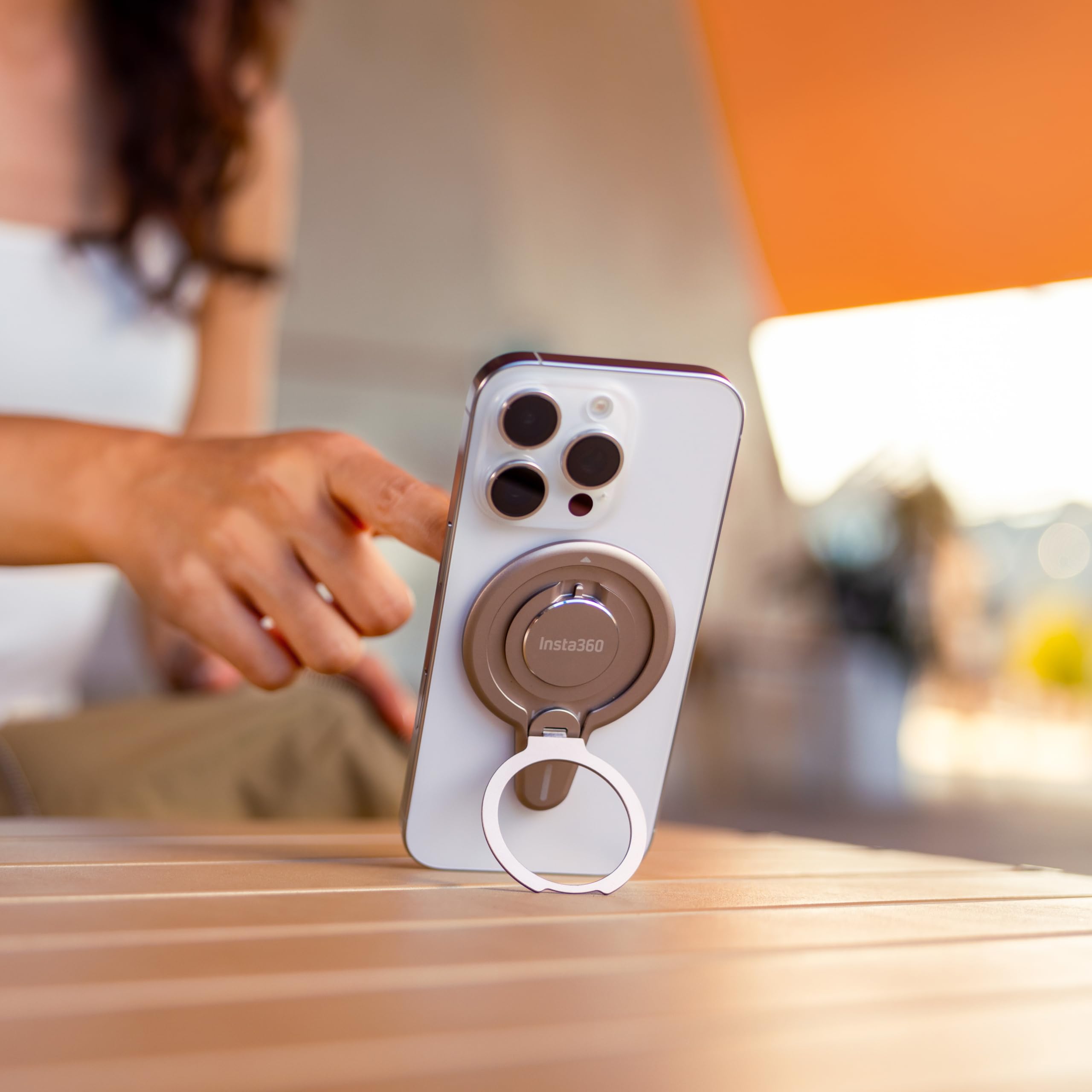 Amazon | Insta360 Flow 2 Pro/Flow 2 磁気スマートフォンマウント