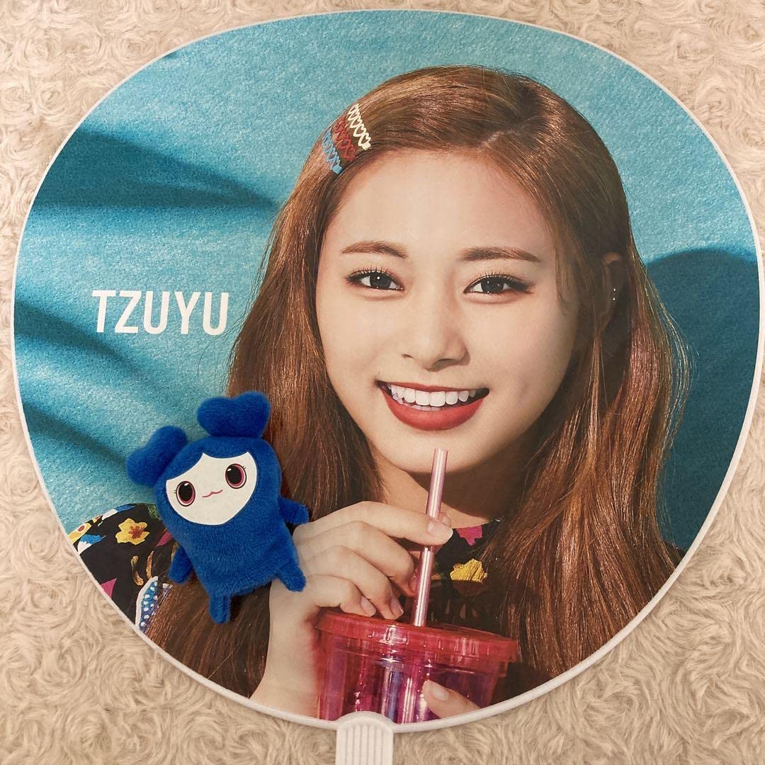 Amazon.co.jp: TWICE ツウィ セット うちわ ラブリー : ホーム＆キッチン