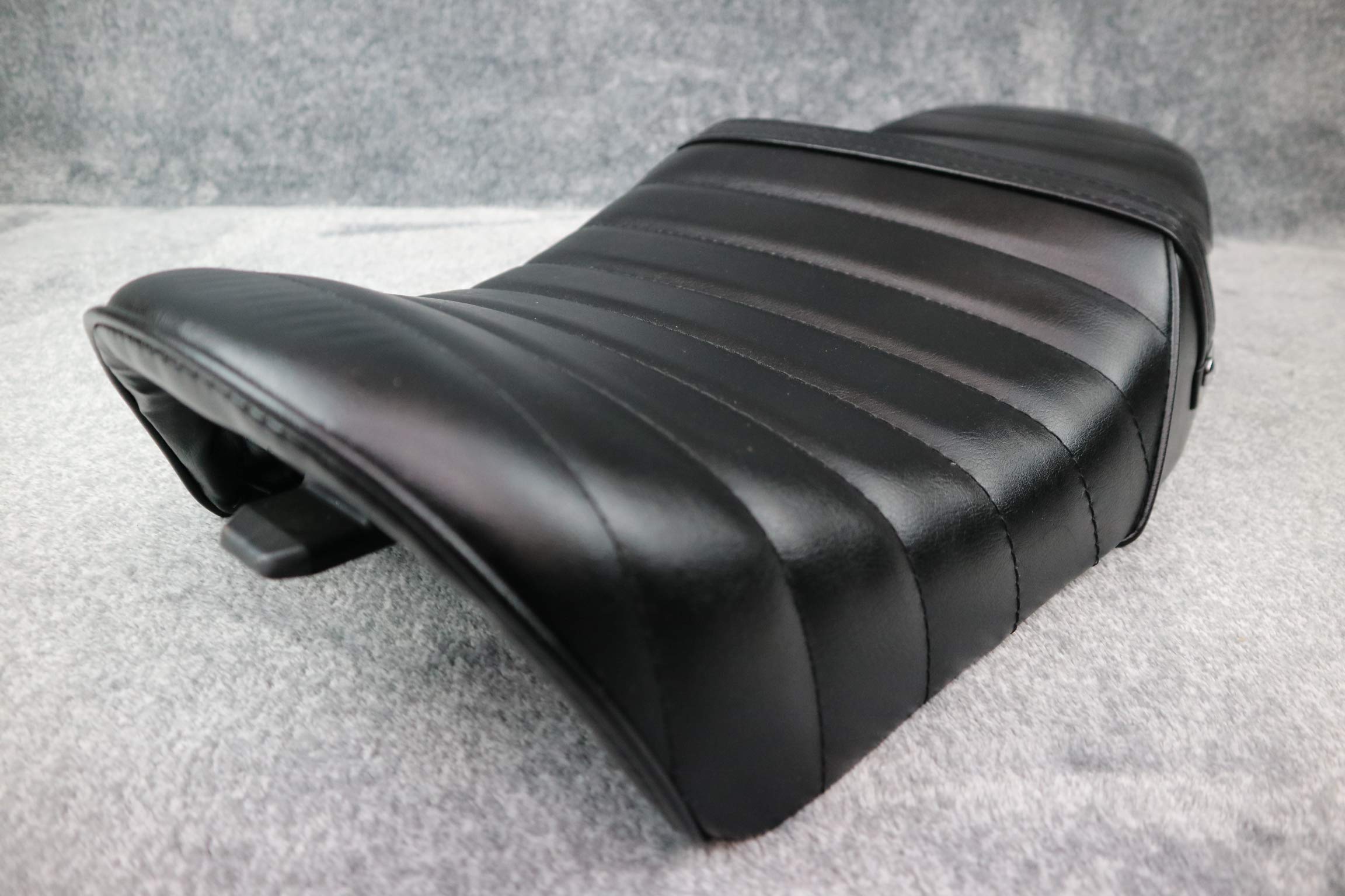 Amazon | ゼファー750 タックロールシート 黒レザー/RS シート