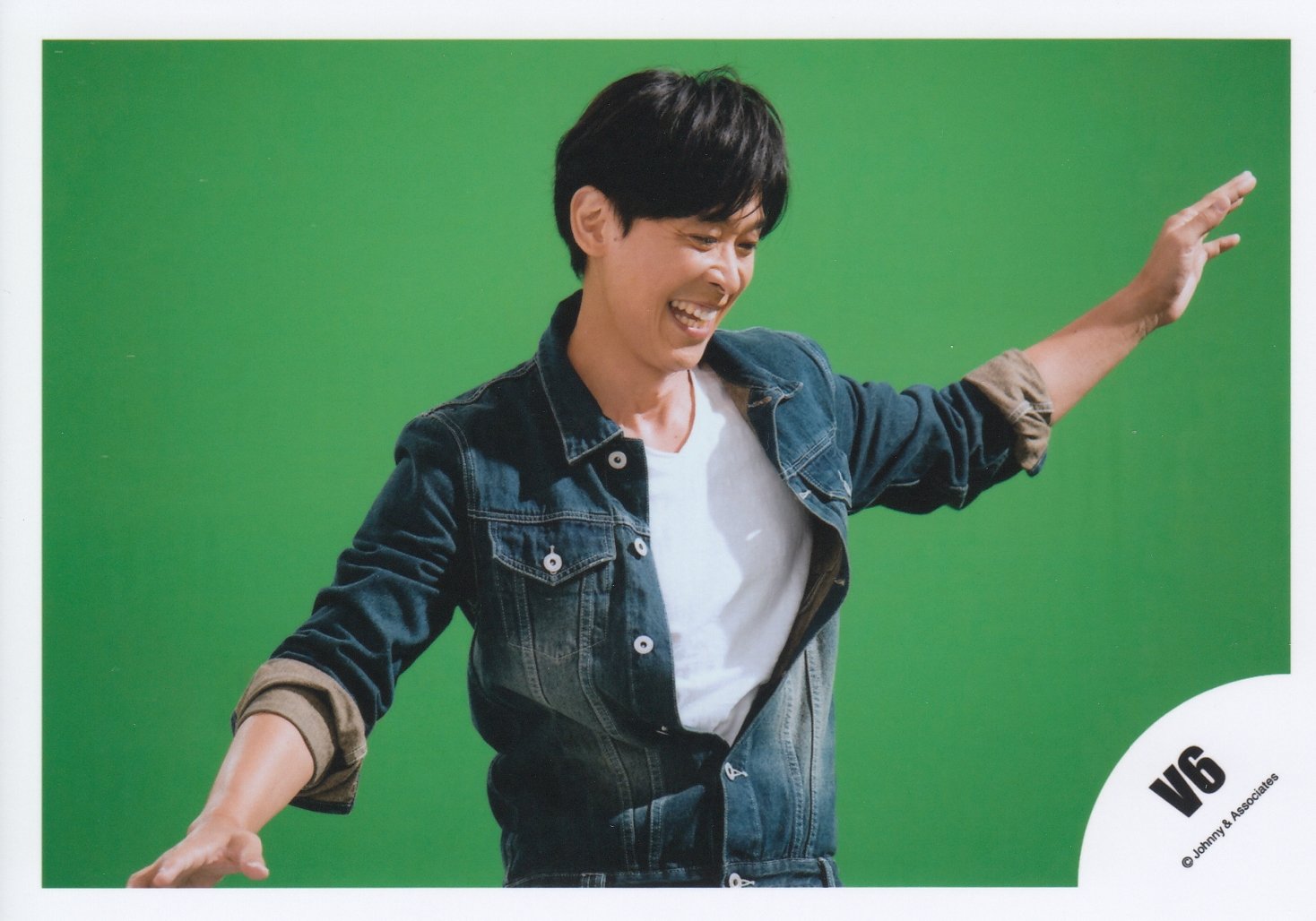 Amazon.co.jp: V6 公式生写真（坂本昌行）VS00014 : おもちゃ