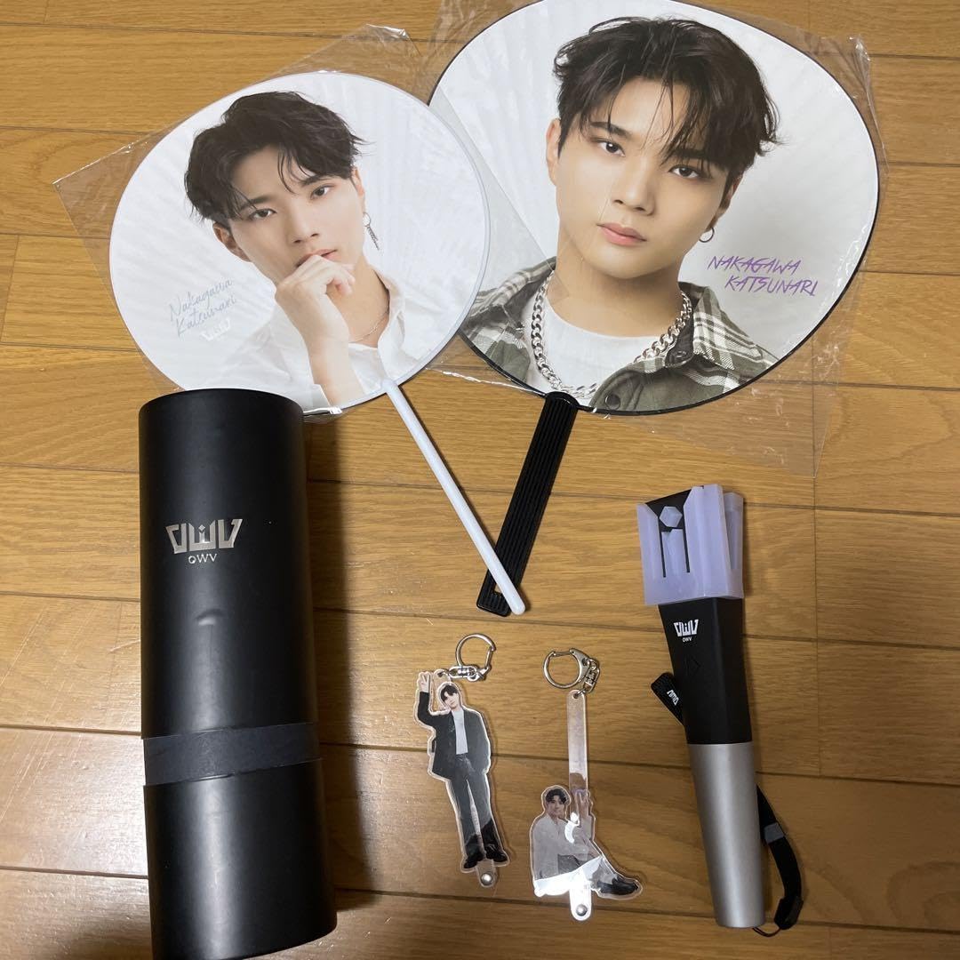 Amazon.co.jp: OWV 中川勝就 初期ペンライト アクキー うちわ : おもちゃ