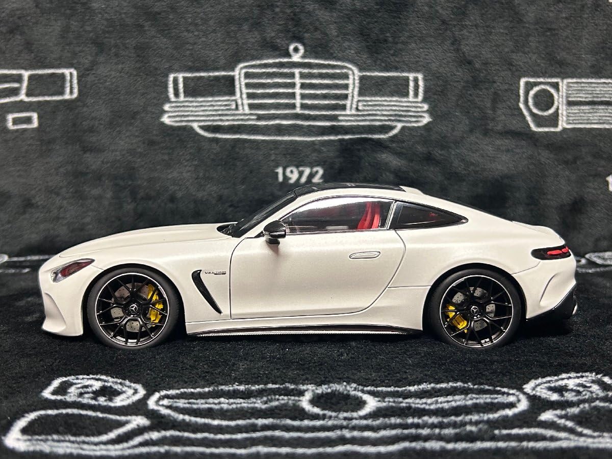 Amazon | NZG 1/18 Mercedes Benz AMG GT 63 4Matic Opalite white