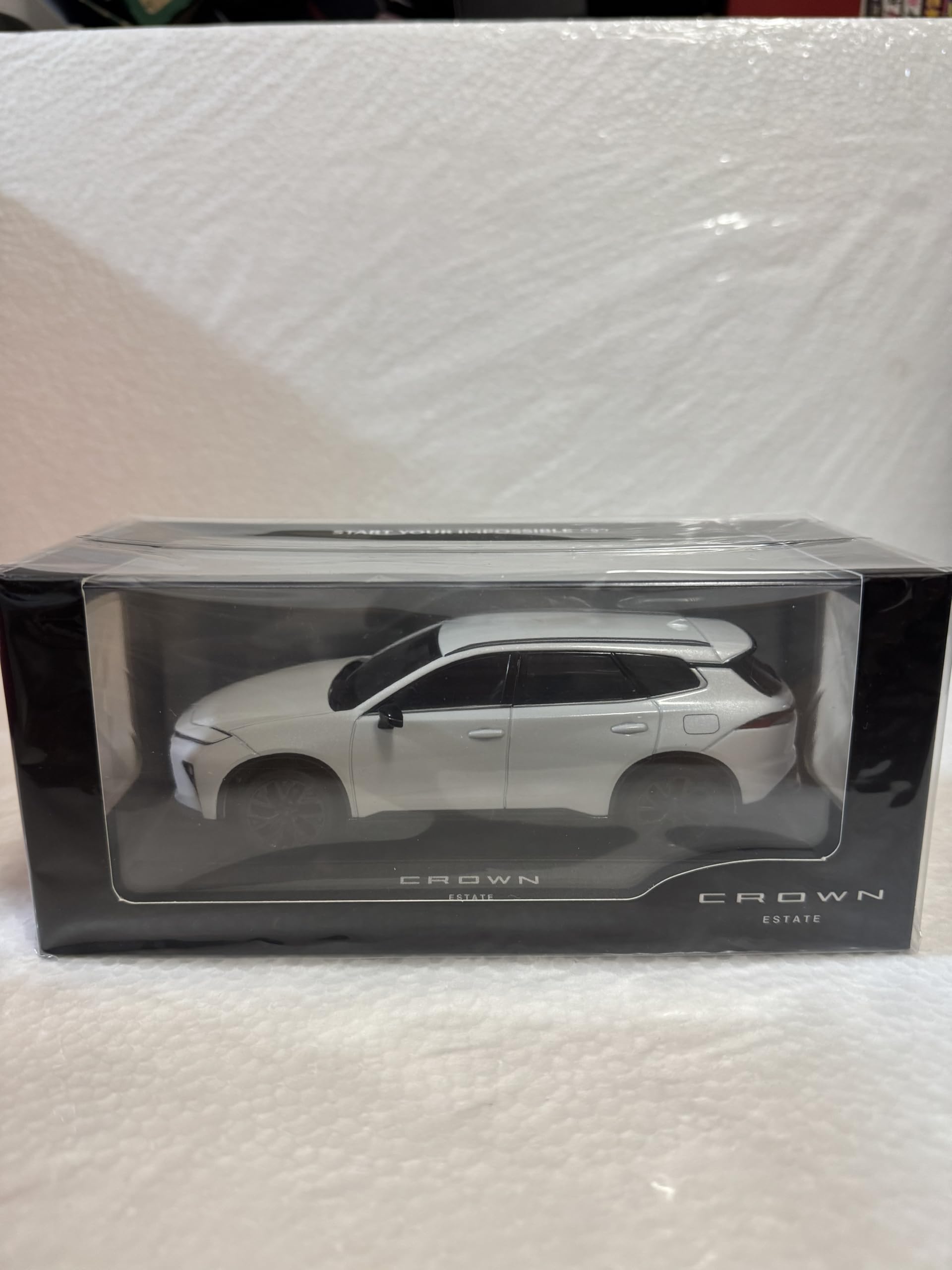 Amazon.co.jp: 1/30 トヨタ 新型クラウンエステート HEV カラー