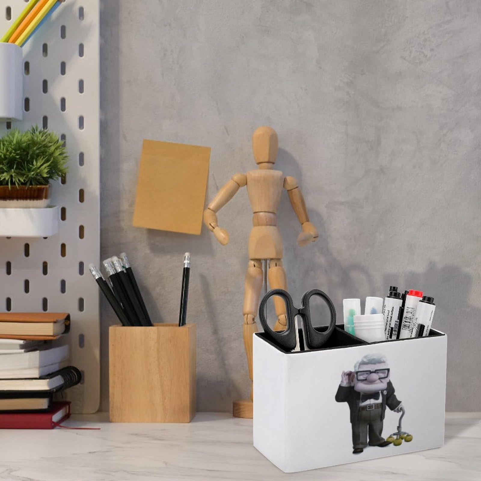 Amazon.co.jp: ペン立て カールじいさんの空飛ぶ家 ペンスタンド