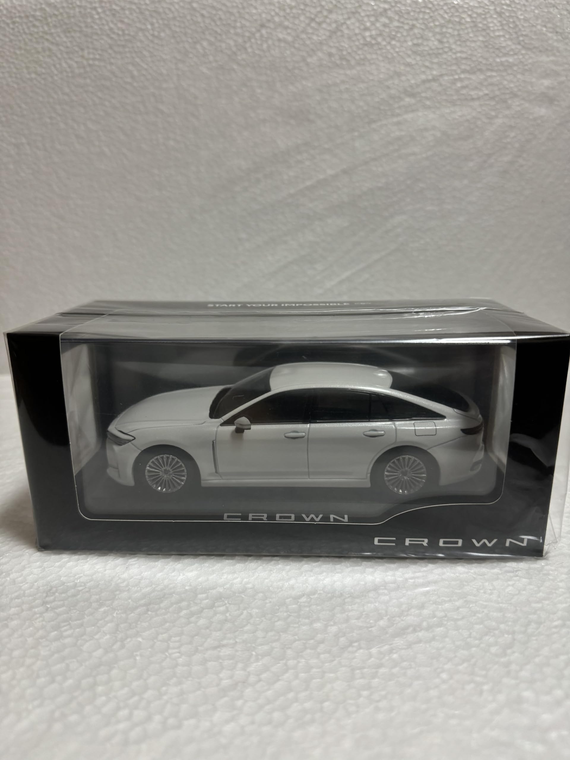 Amazon.co.jp: 1/30 トヨタ 新型クラウンセダン HEV カラーサンプル