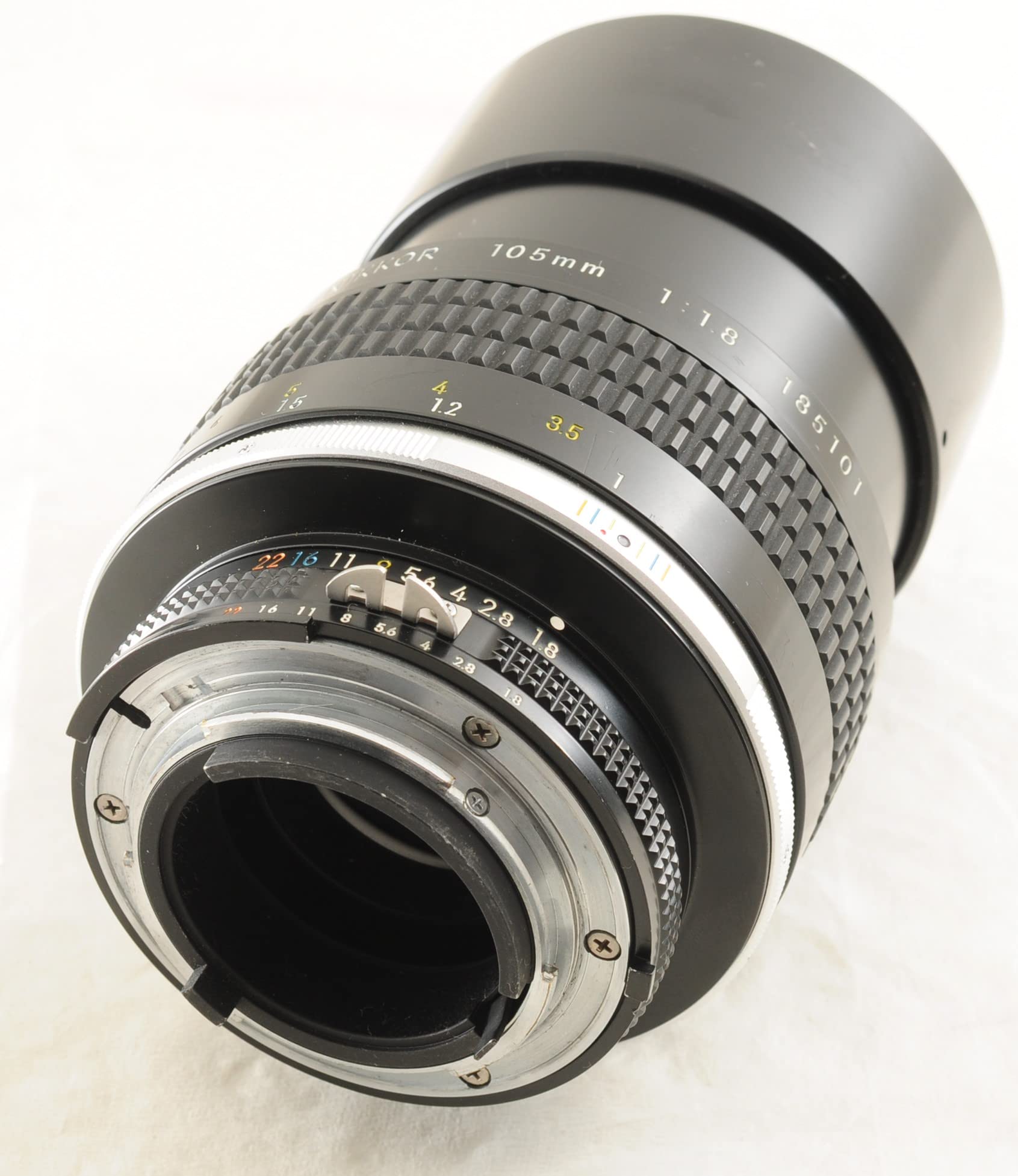 Amazon.co.jp: Nikon ニコン Ai-S NIKKOR 105mm F1.8 : 家電＆カメラ