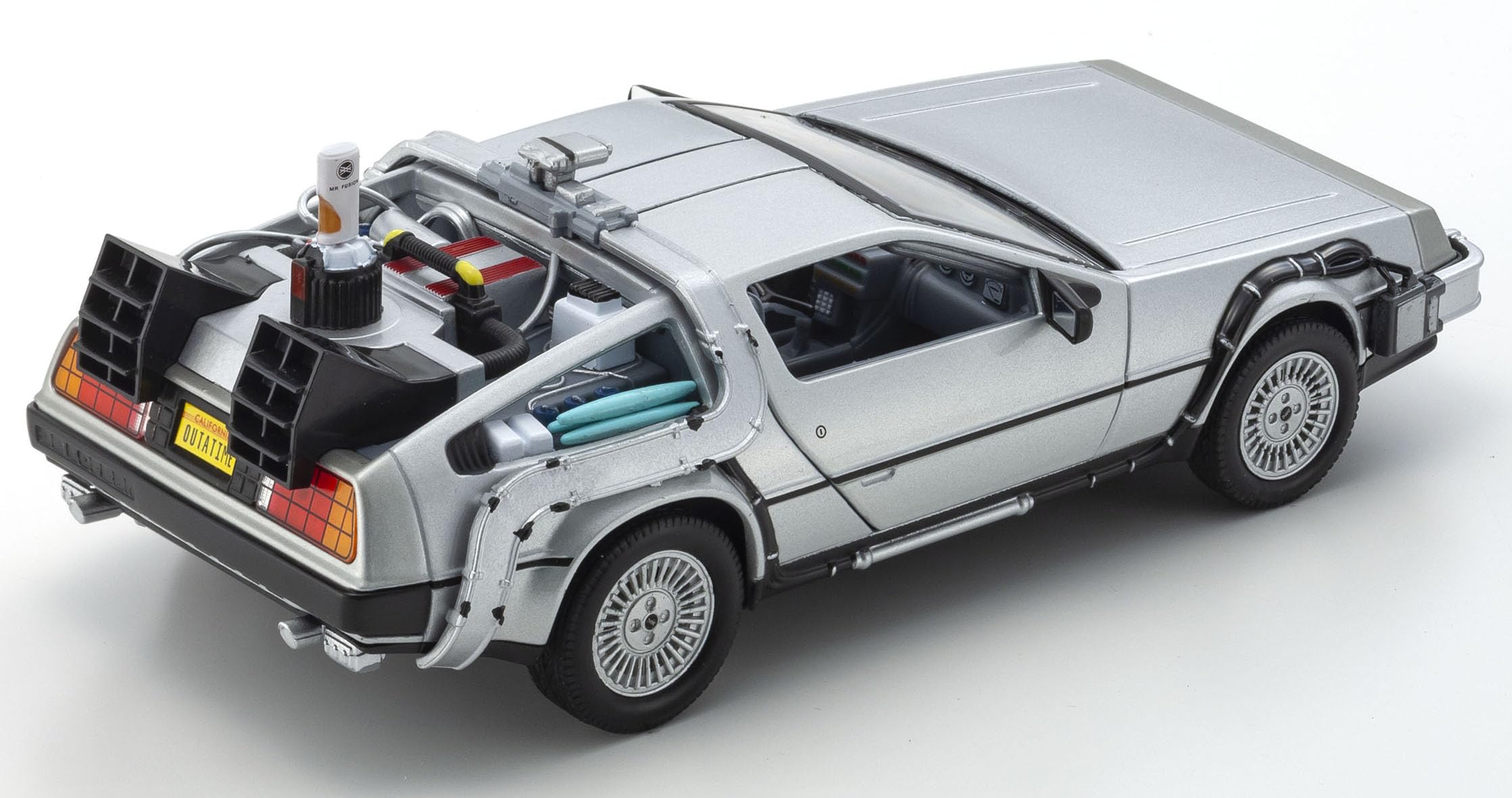 Amazon | WELLY 1/24 デロリアン DMC-12 (BACK TO THE FUTURE II) 完成