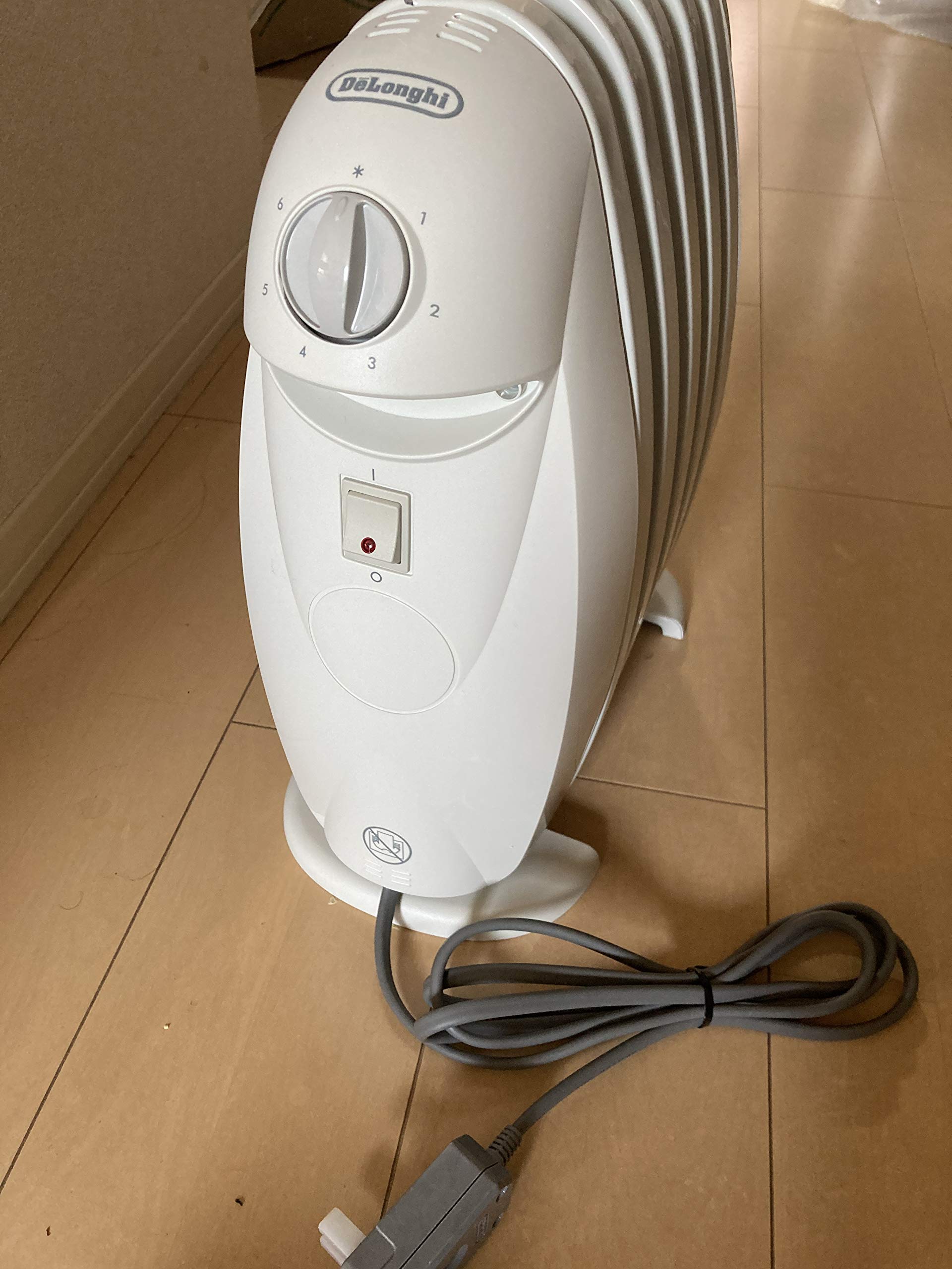Amazon | DeLonghi オイルラジエターヒーター 小型L字型フィン5枚 【1