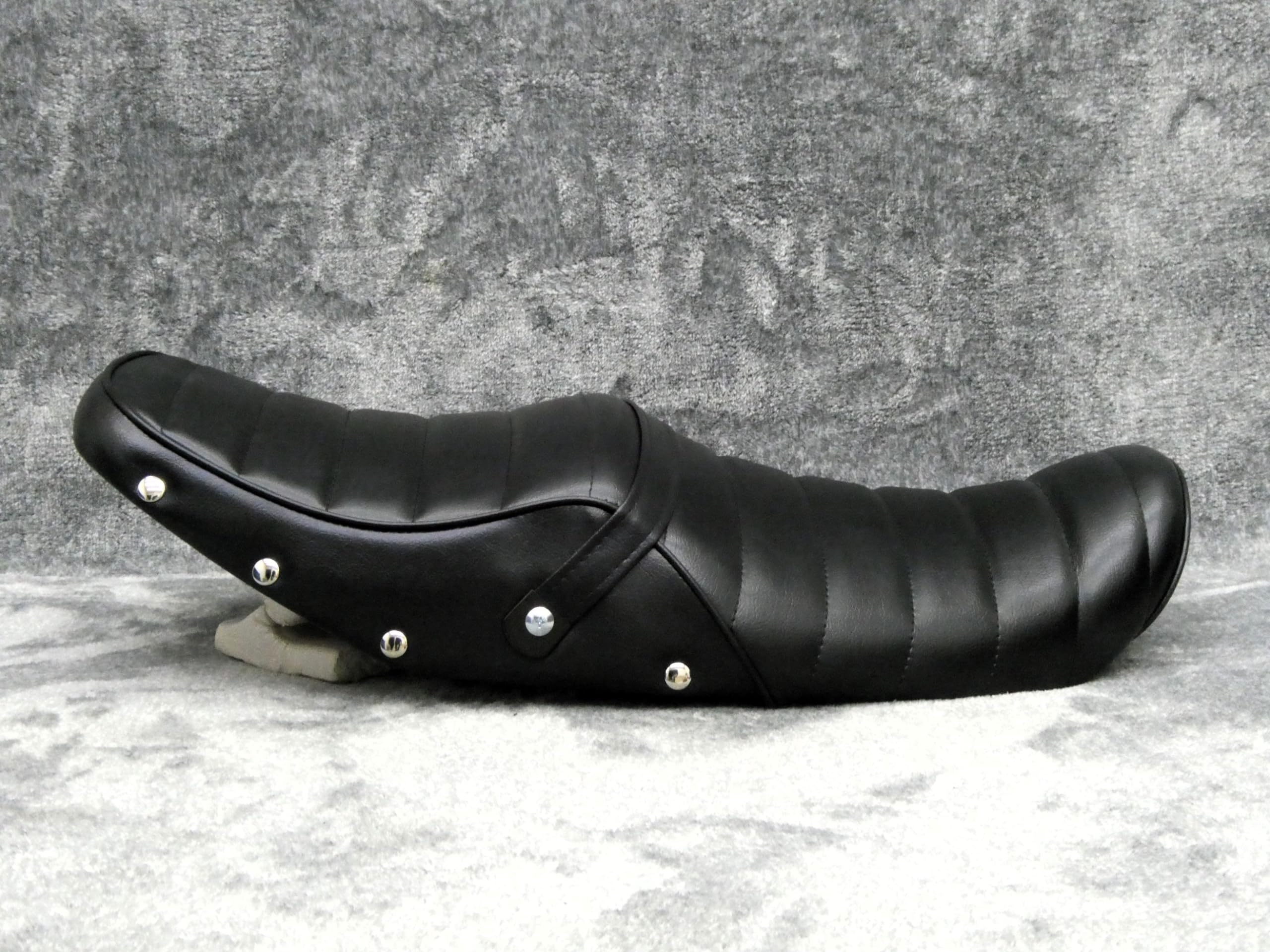 Amazon | ZRX400 タックロール シート (黒皮 鋲打ち)/ ZRX2