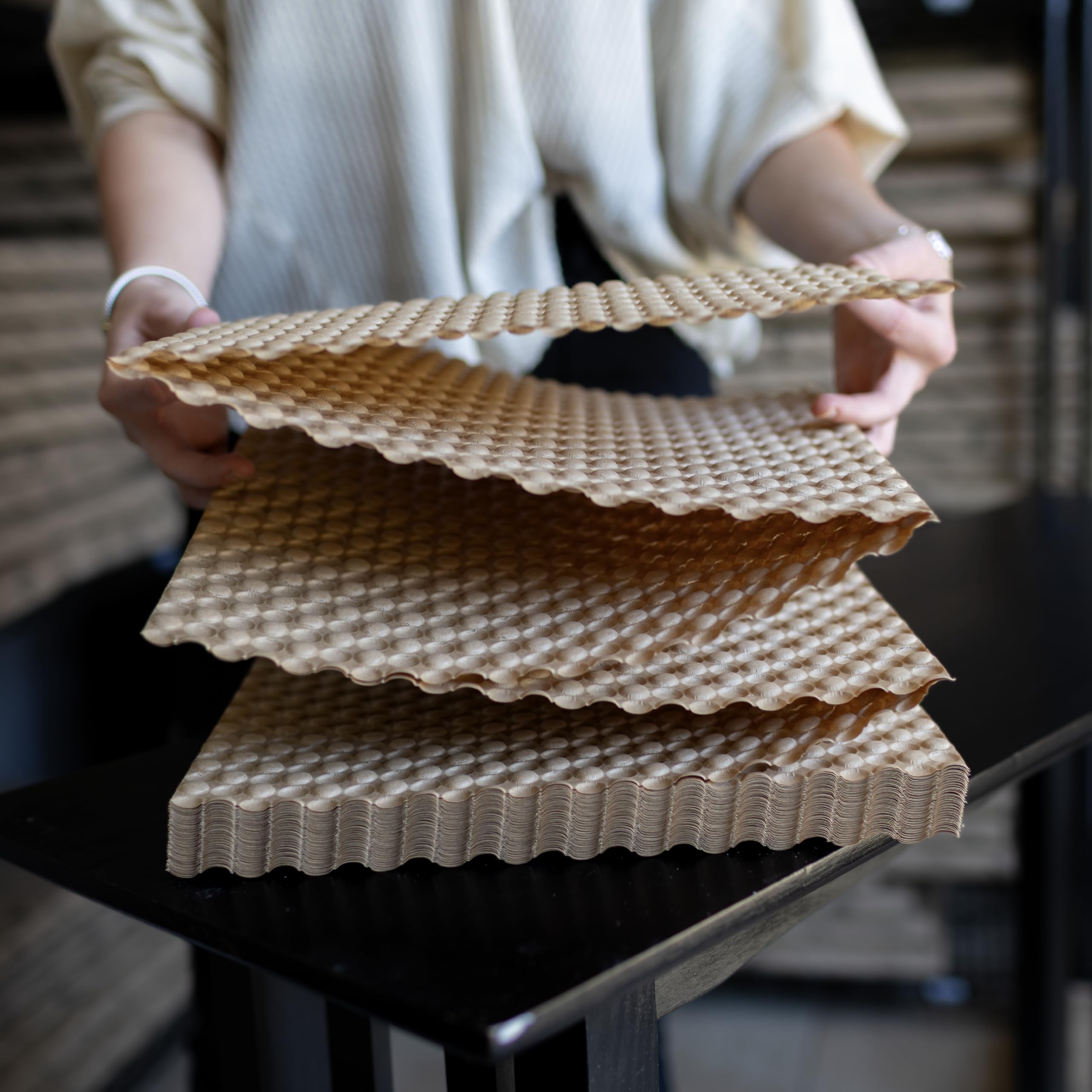 Amazon.co.jp: バブルペーパーラップ、幅12インチ、12インチごとに