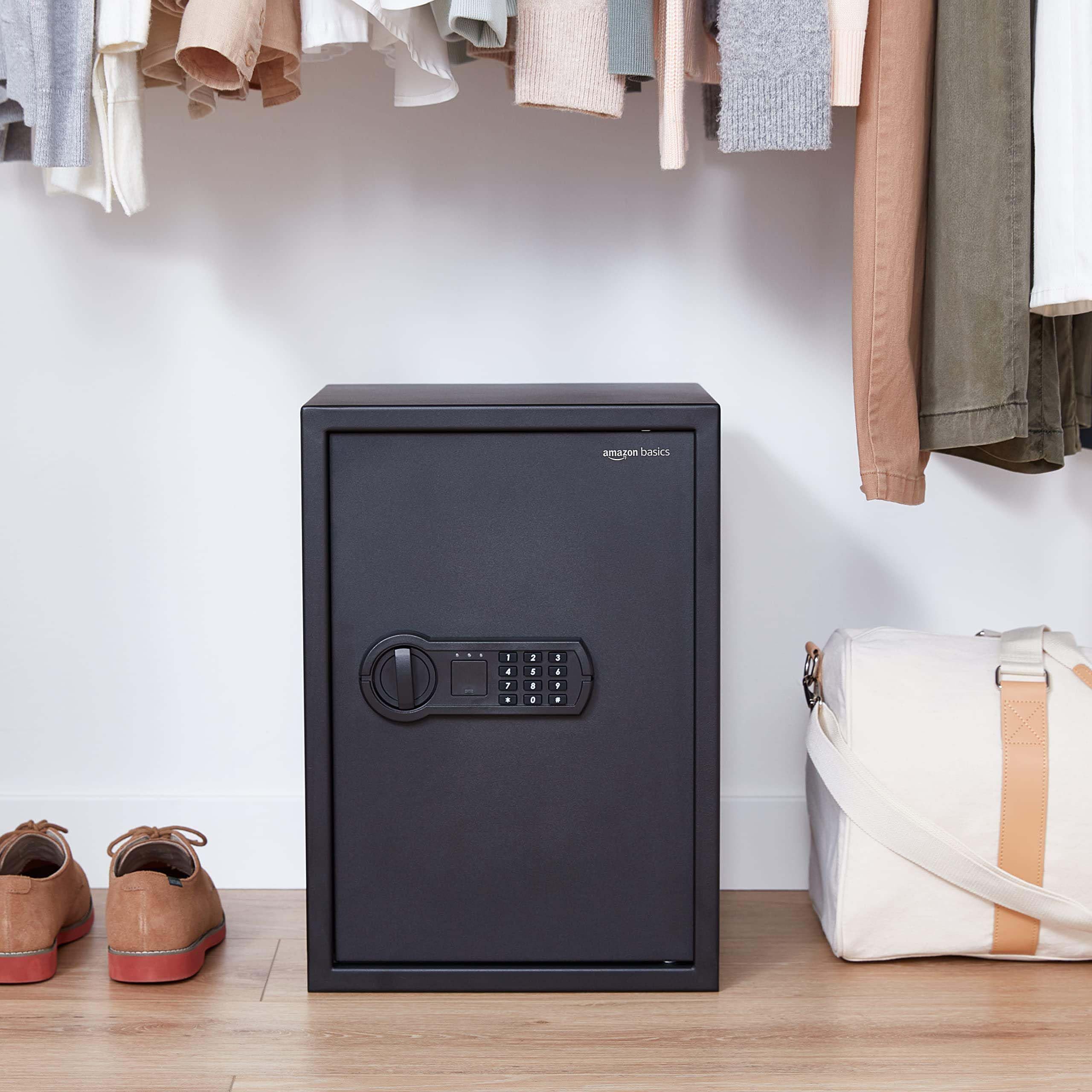 Amazon.co.jp: Amazonベーシック 金庫 家庭用 業務用 電子式 テンキー