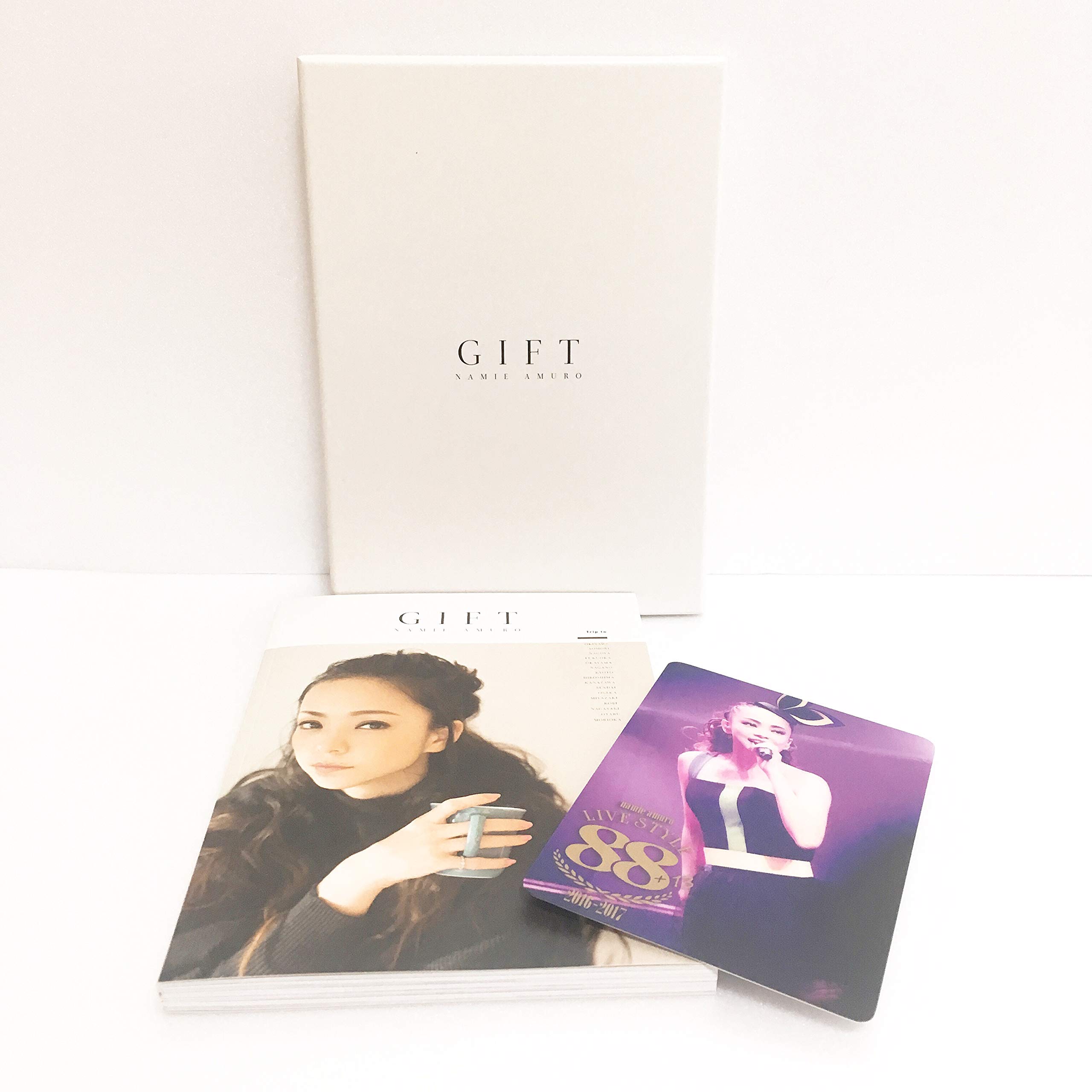 Amazon.co.jp: 大人気 安室奈美恵／GIFT（フォトブック＋ダウンロード