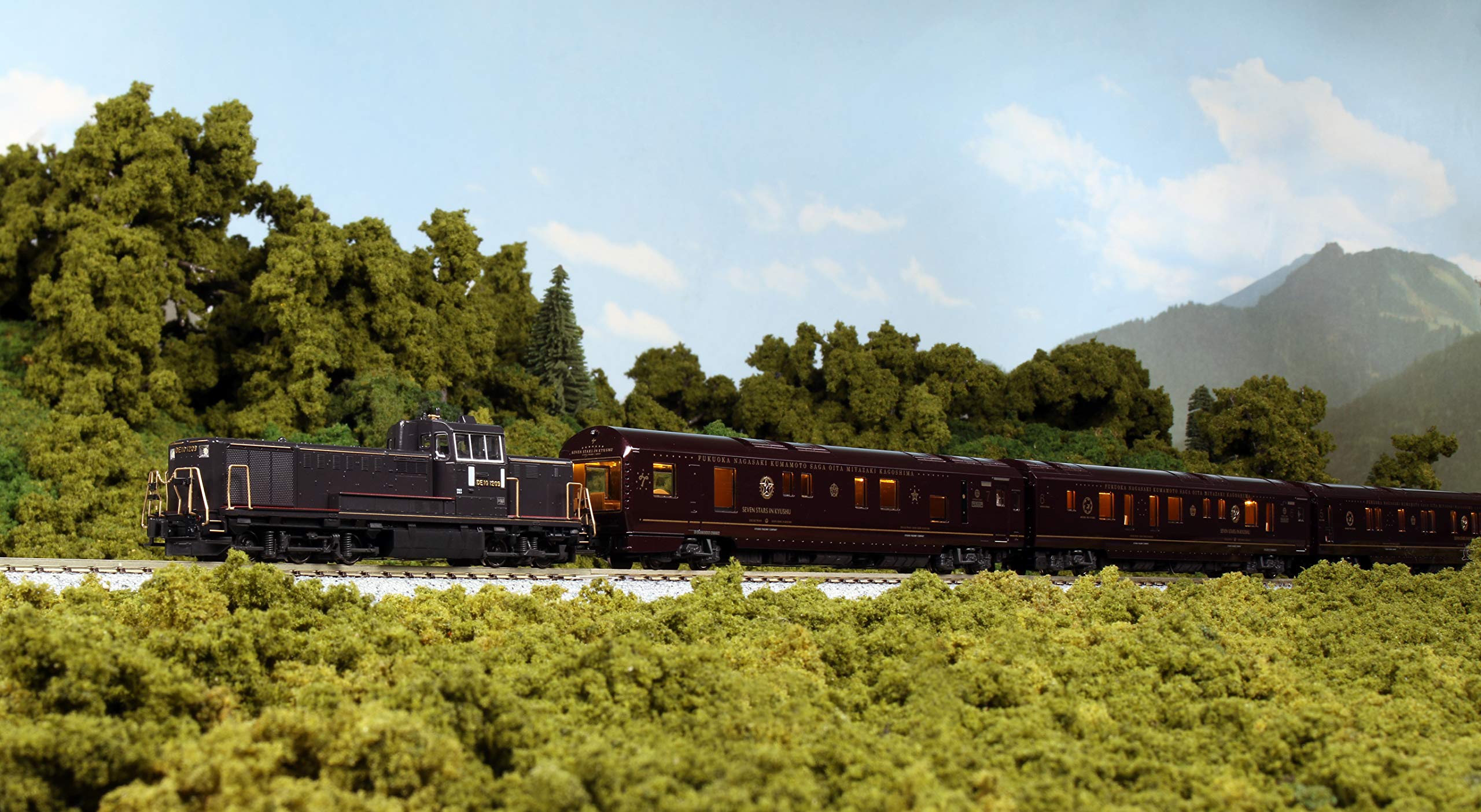 Amazon | KATO Nゲージ DE10 JR九州仕様 2両セット 特別企画品 10-1534