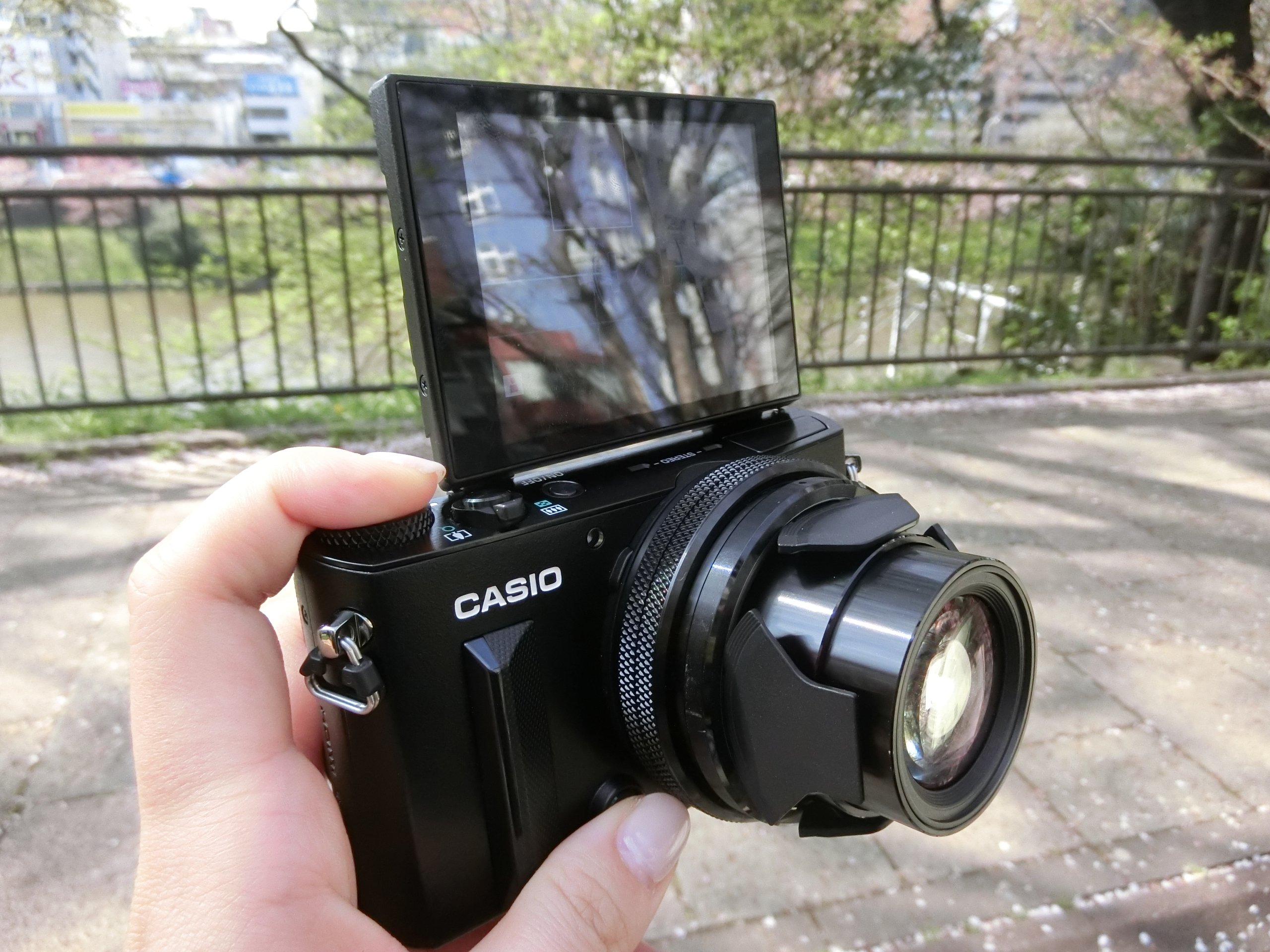 Amazon | CASIO デジタルカメラ EXILIM EX100 プレミアムブラ