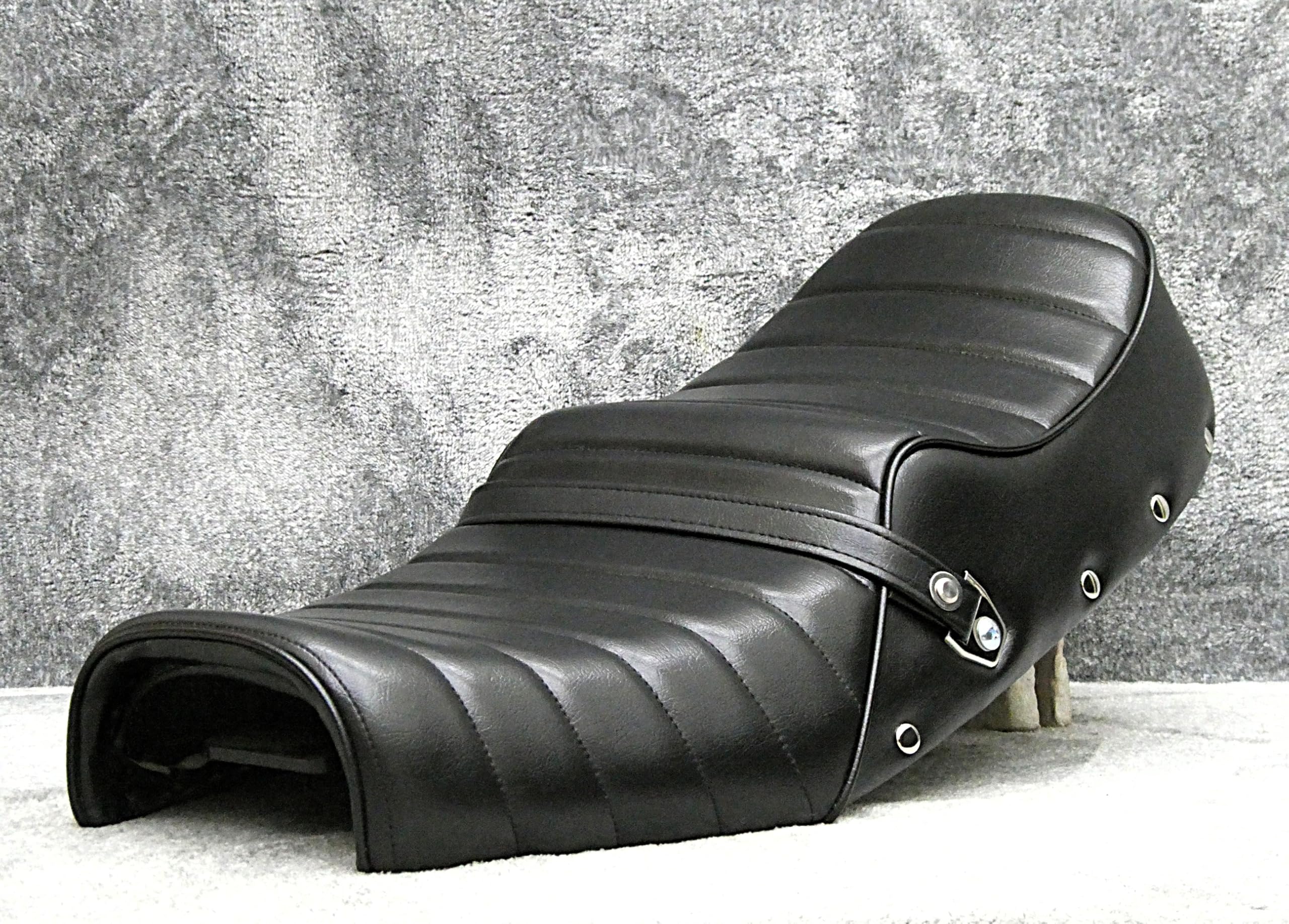 Amazon | ホーク2 タックロールシート/完成品 CB250T CB400T (黒皮 鋲