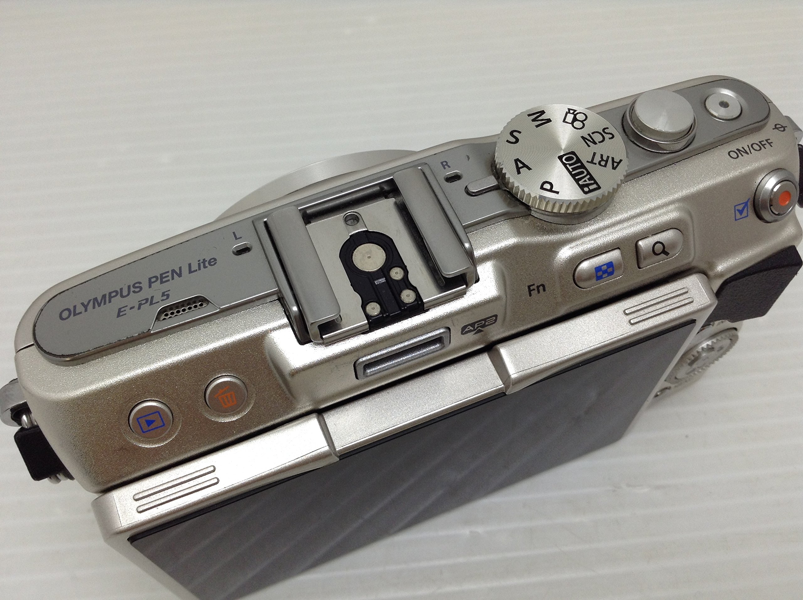 Amazon | OLYMPUS ミラーレス一眼 PEN Lite E-PL5 ボディ シルバー E