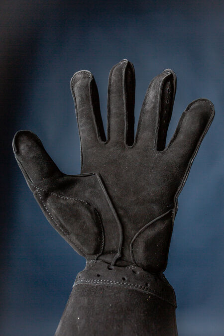 Padded leather HEMA fencing gloves 