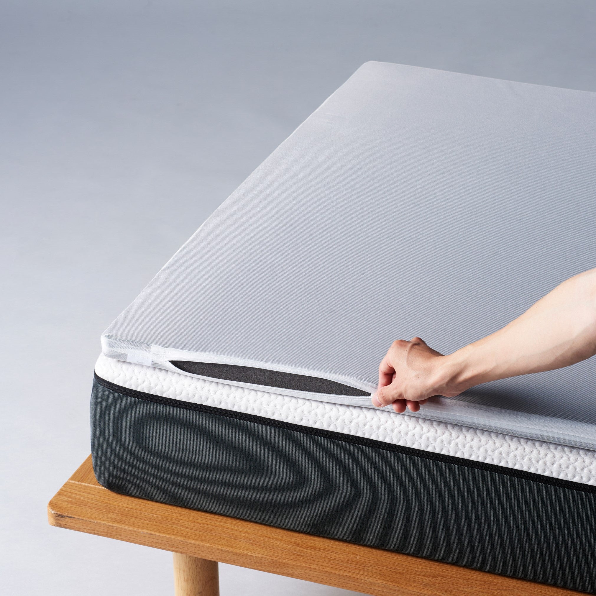 ミネルヴァマットレスプラスは高弾性素材で寝返りと起き抜けの身体を