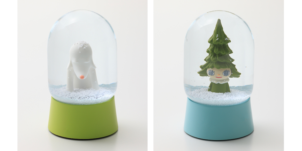 青森県立美術館】奈良美智の美術館グッズが販売開始。スノードームで