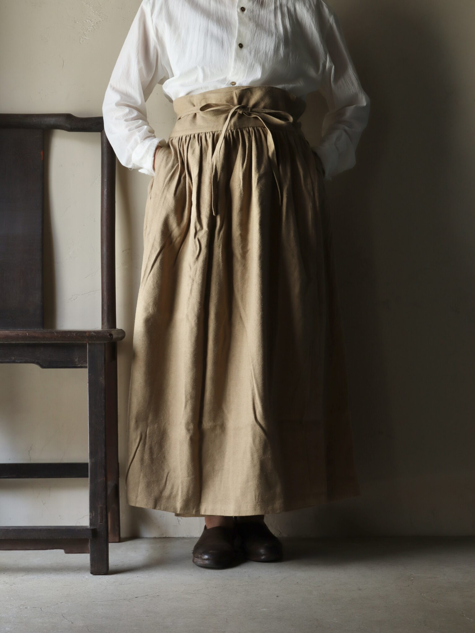 綾織絹麻巻きスカート 黄土 （UNISEX）−SK-06− | mienisi