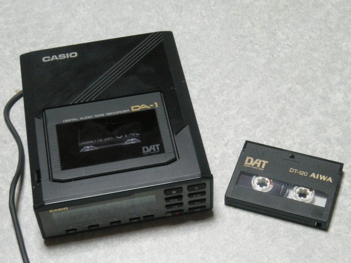 カシオのポータブルDAT「DA-1」