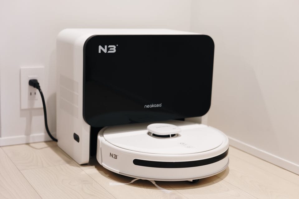 掃除と水拭きが同時にでき、強力な吸引力を誇るロボット掃除機