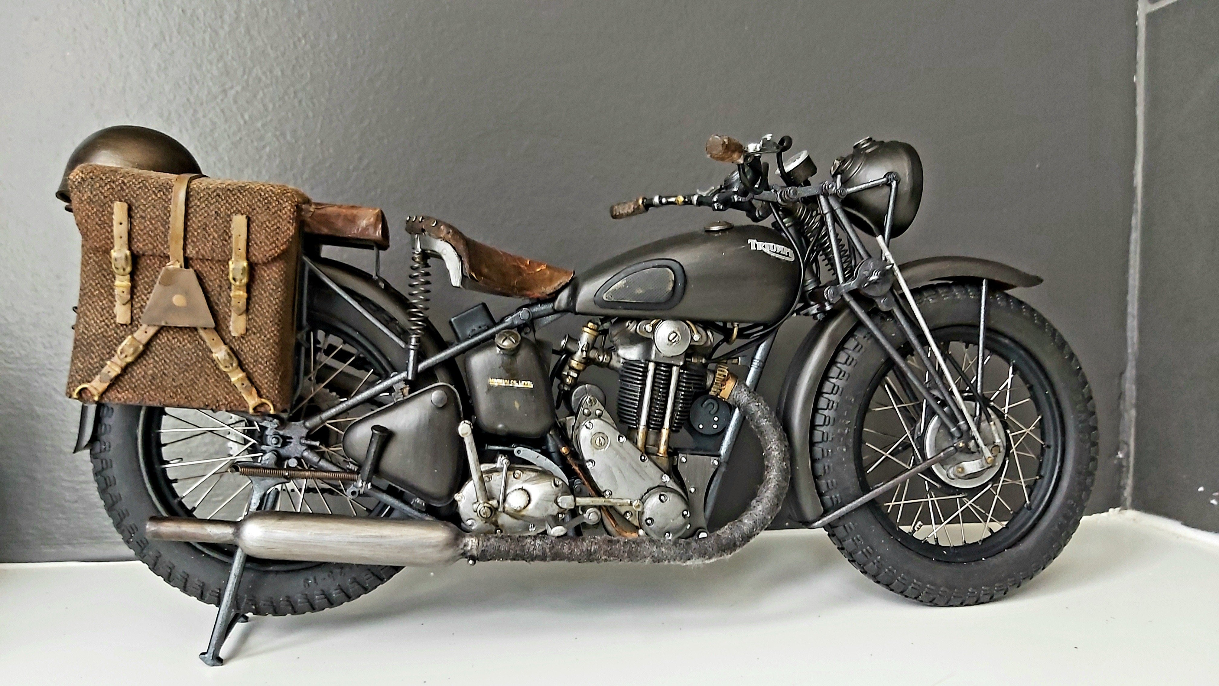 Triumph 3HW by Tim Moore - Italeri - 1/9 - Page 3 - Non-ship