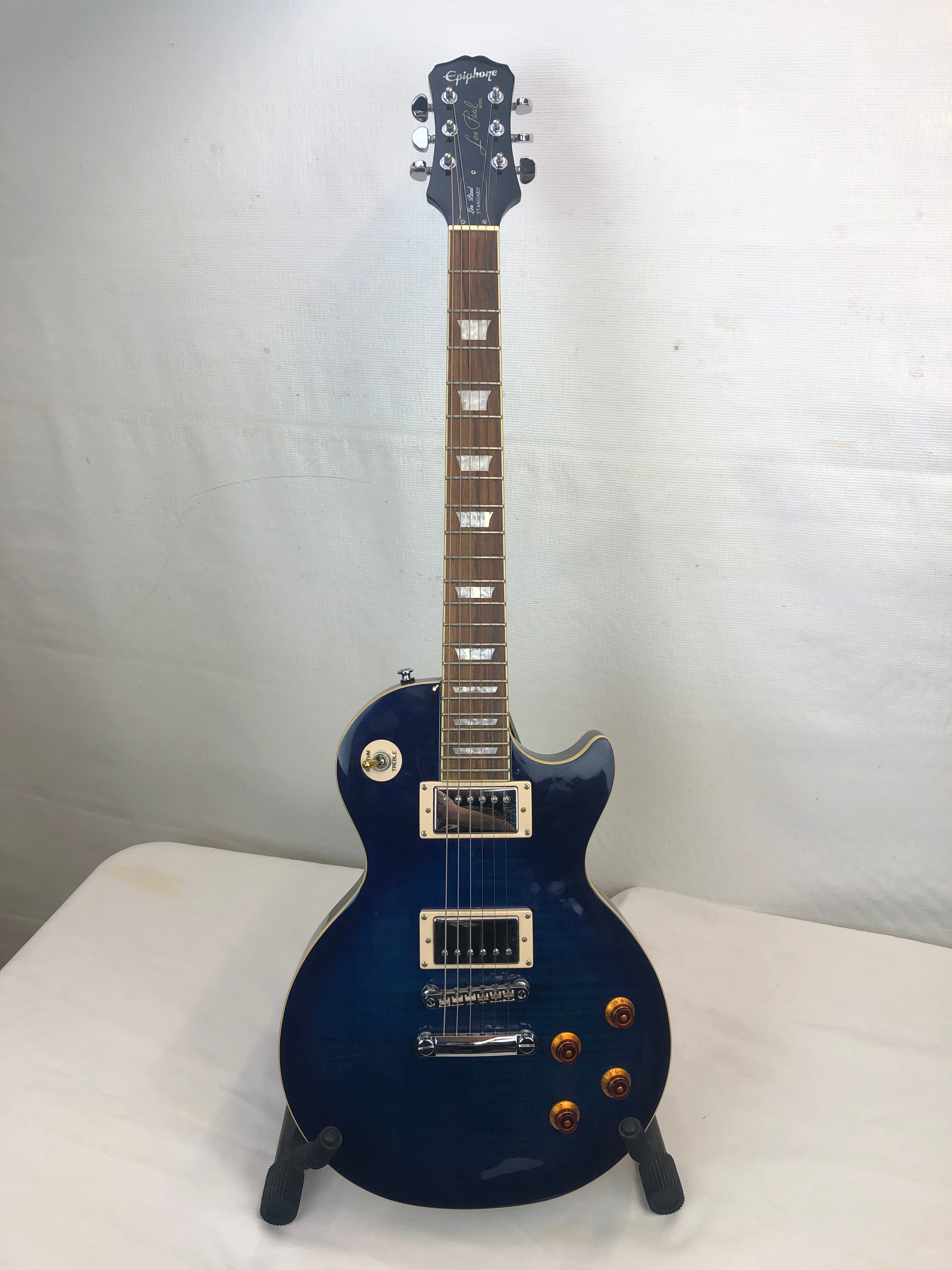 Epiphone Les Paul Standard in Electric Blue • Beautiful Guitar