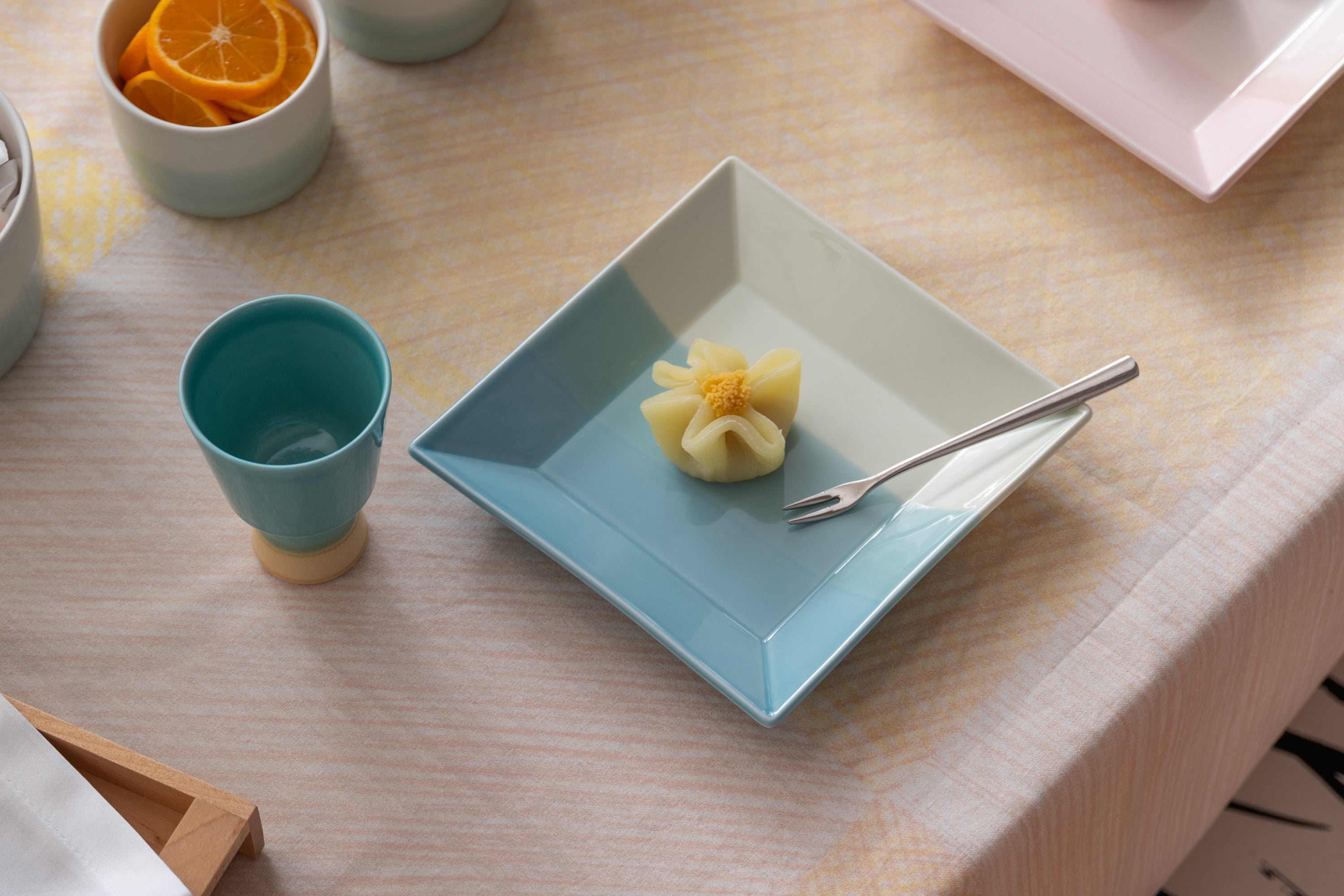 KASANE 角皿16cm あさぎ色 | 石本藤雄デザインの食器、雑貨の通販