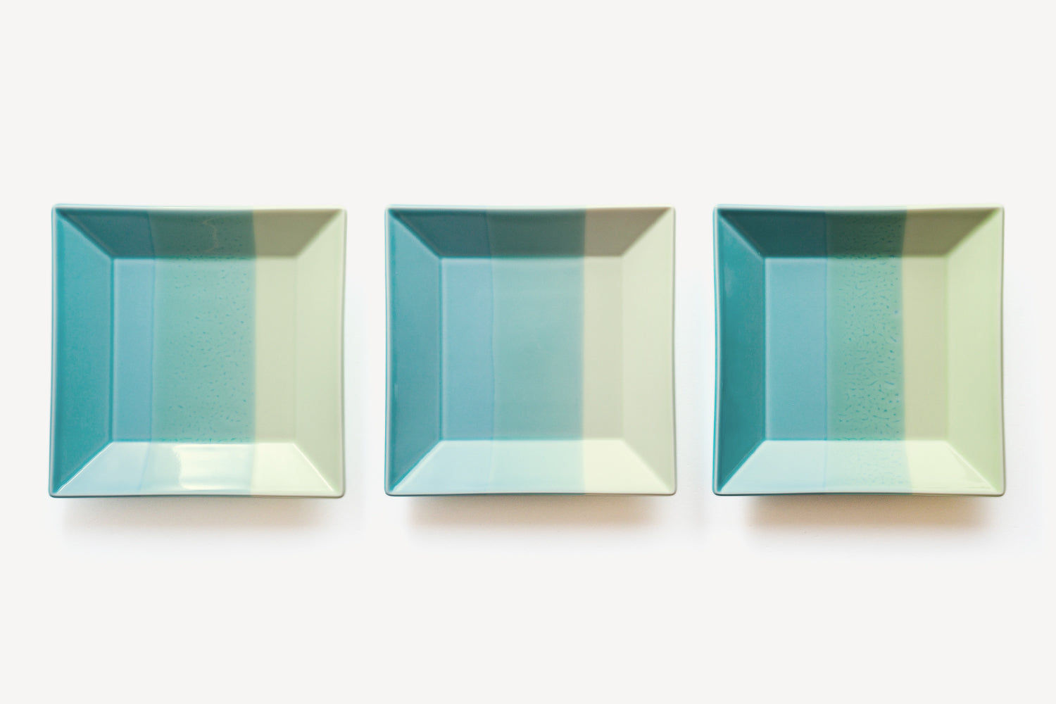 KASANE 角皿16cm あさぎ色 | 石本藤雄デザインの食器、雑貨の通販