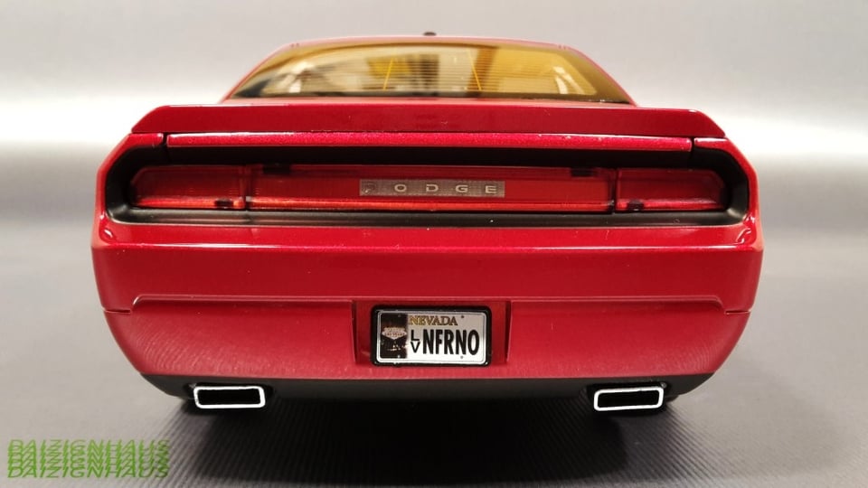 1/18 2010 Dodge Challenger R/T Hemi (Inferno Red)by Highway 61