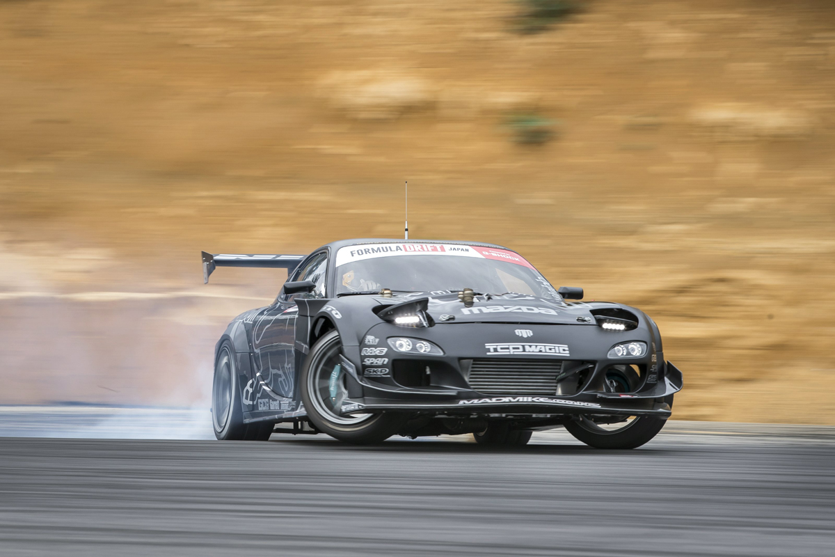 マッド・マイクのHUMBUL RX-7、FDエビス戦で優勝 | MZRacing