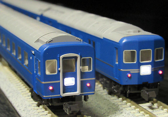 おかしいな、さっき買ってきたものがここに2つあるNゲージ無駄遣い: P