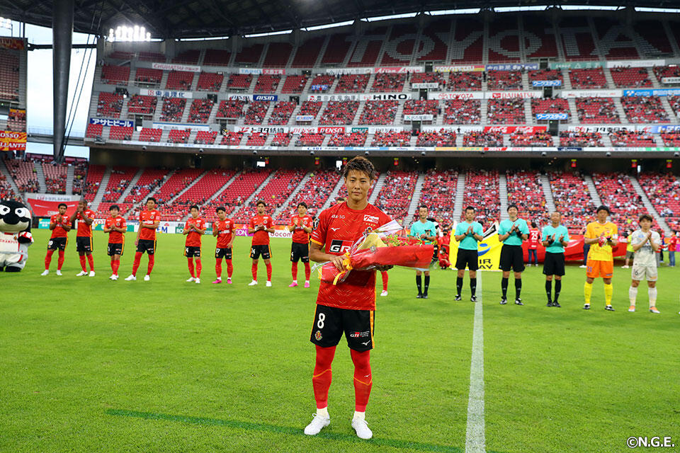 柿谷曜一朗 | 選手・スタッフ | チーム | 名古屋グランパス公式サイト