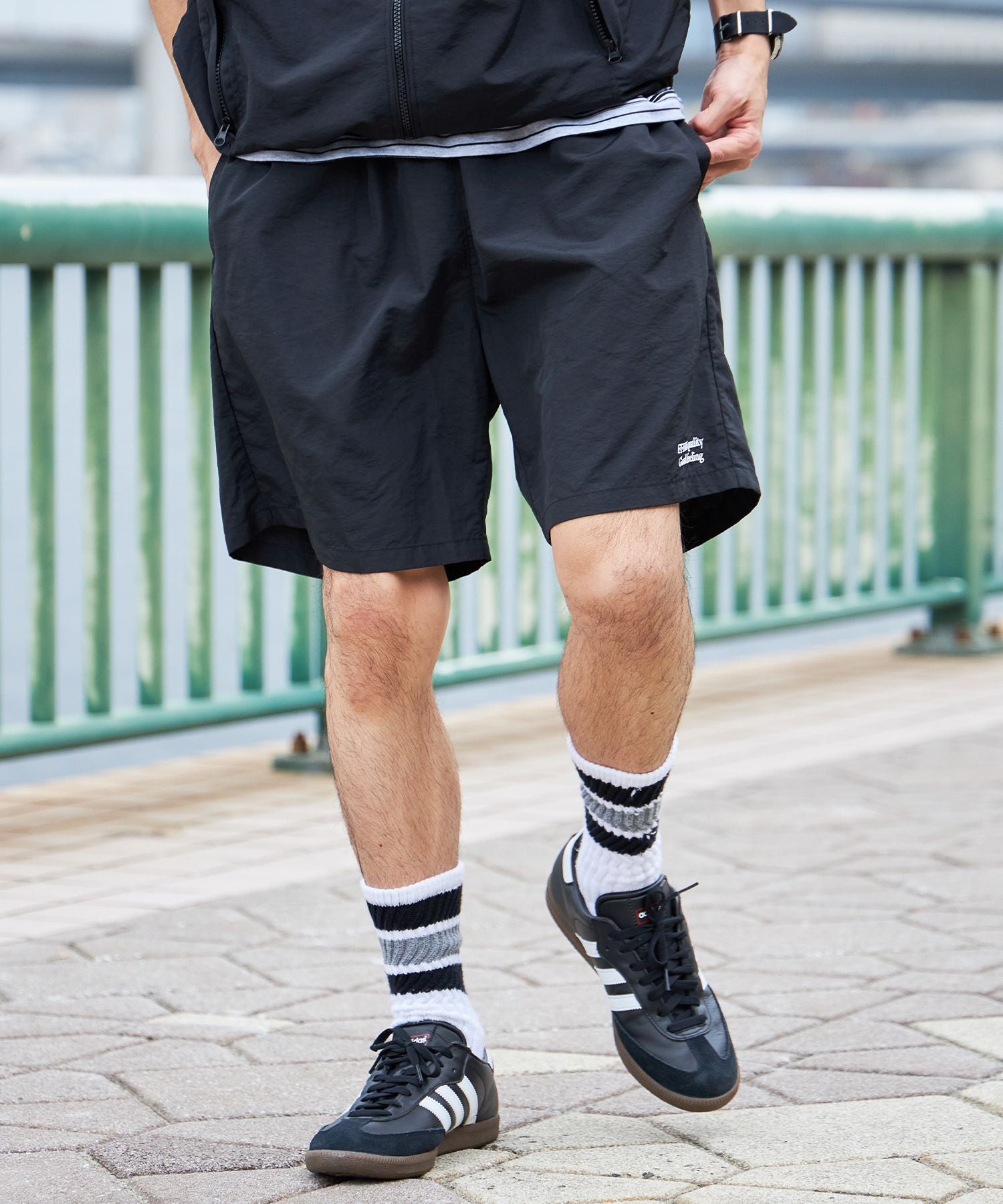 FFEIN(フェイン)】ワンポイント刺繍ナイロンショートパンツ / ショーツ