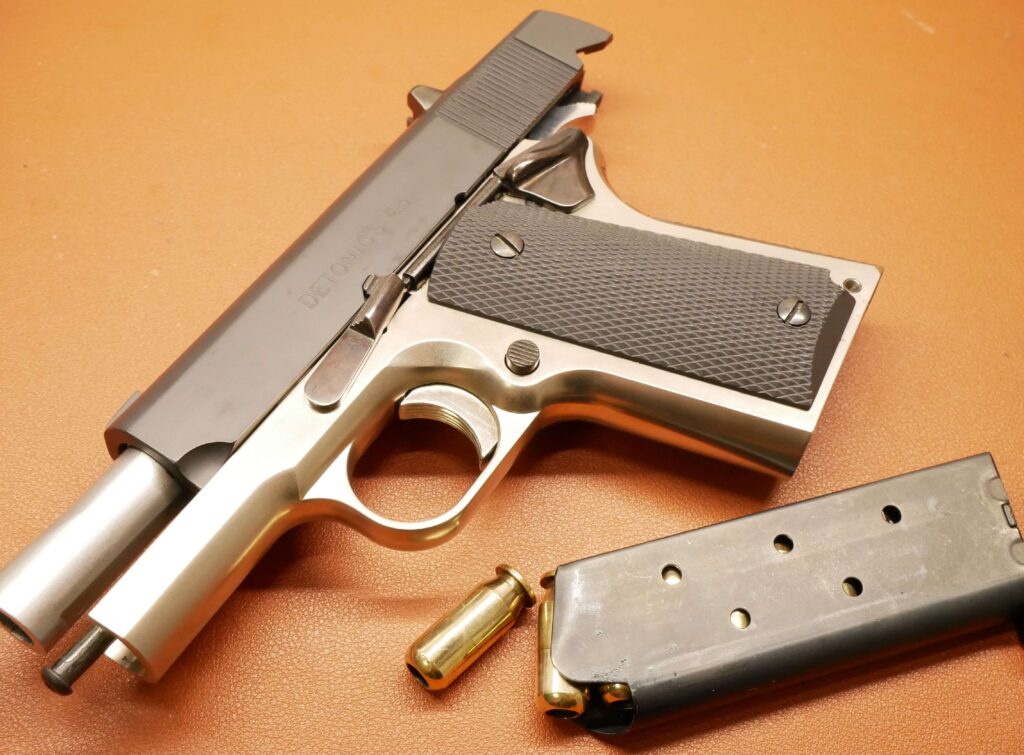 MGC デトニクス モデルガンのレストアをしてみました。 なかなか難しー