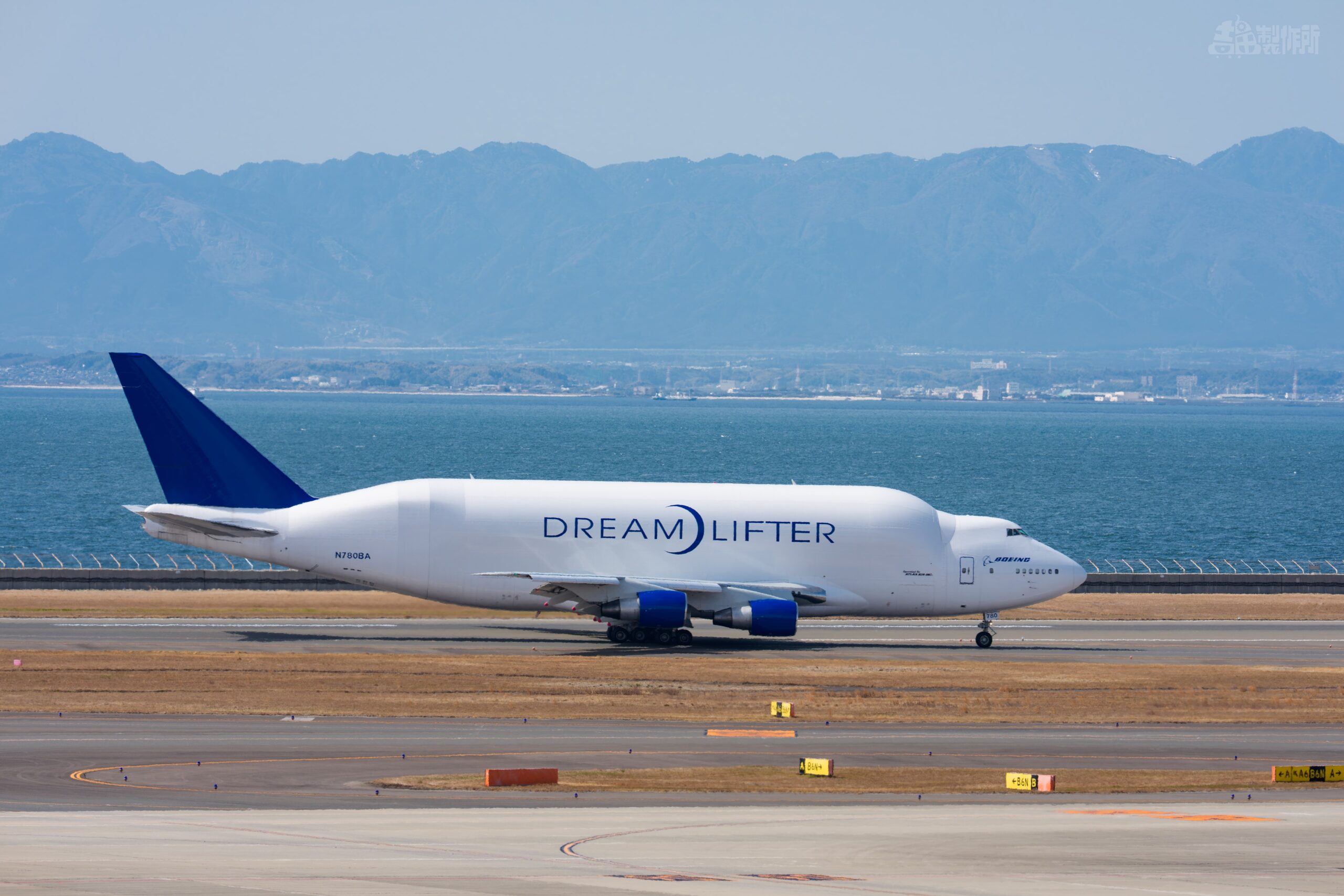 イカレた飛行機】激レアな「ドリームリフター」の撮影方法！絶対に撮り