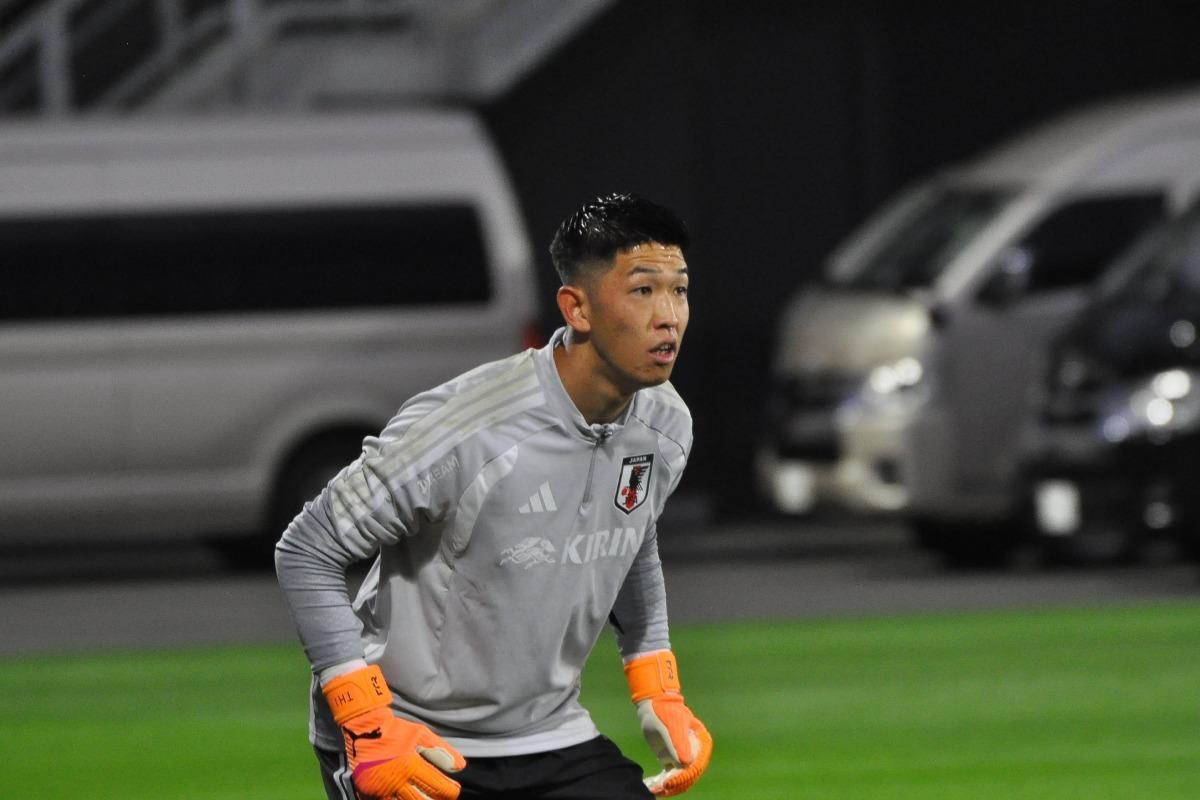 メンバーも一斉に「ナイスー」の声！ サッカー日本代表GK早川友基が