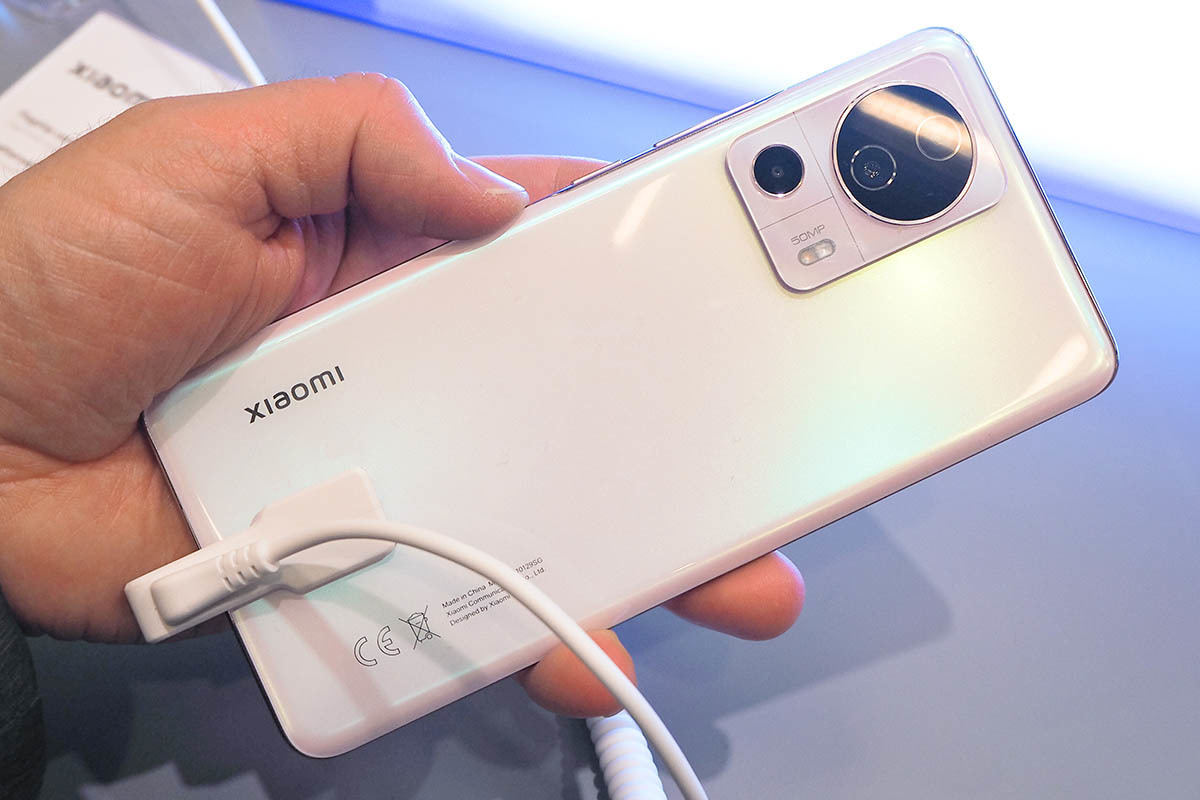 ライカと共同開発のカメラが圧巻！ シャオミ最新スマホ「Xiaomi 13」に