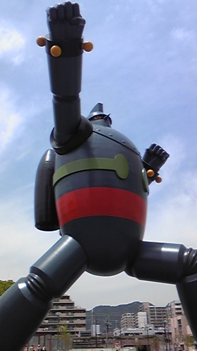 鉄人28号モニュメントの地図アクセス・クチコミ観光ガイド｜旅の思い出