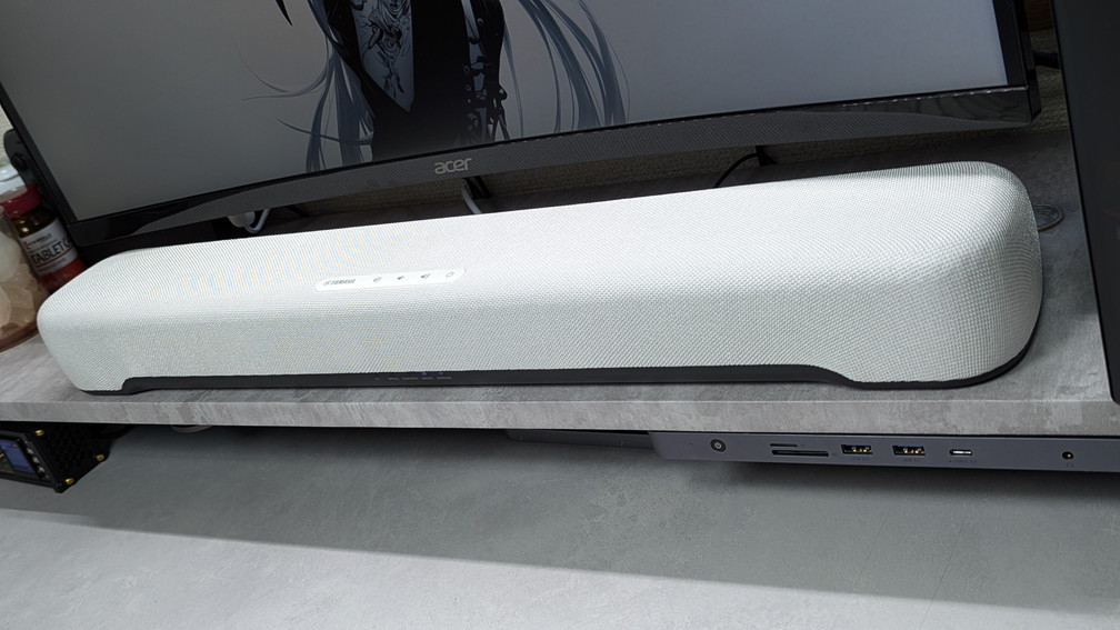 コンパクトながら迫力満点なサウンドバー|YAMAHA SR-C20A レビュー