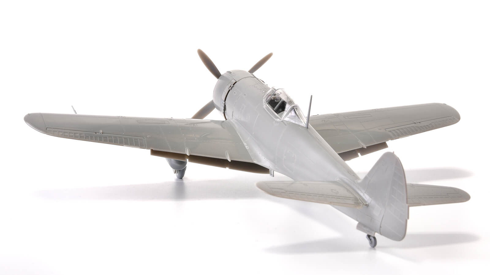 花金だ！仕事帰りに買うプラモ。内側も外側も凄いハセガワの超傑作