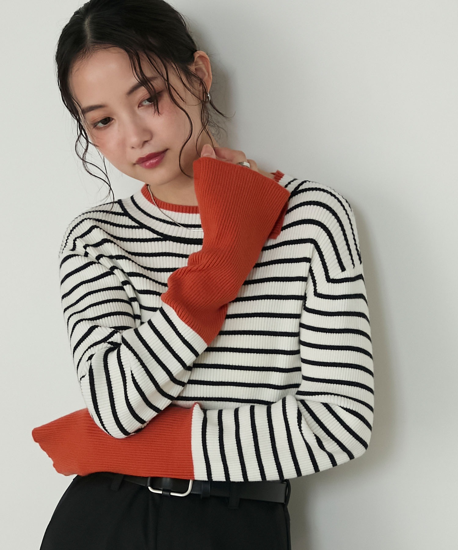 forksy.】【吸湿発熱】袖口配色スリットハイネックリブニット forksy