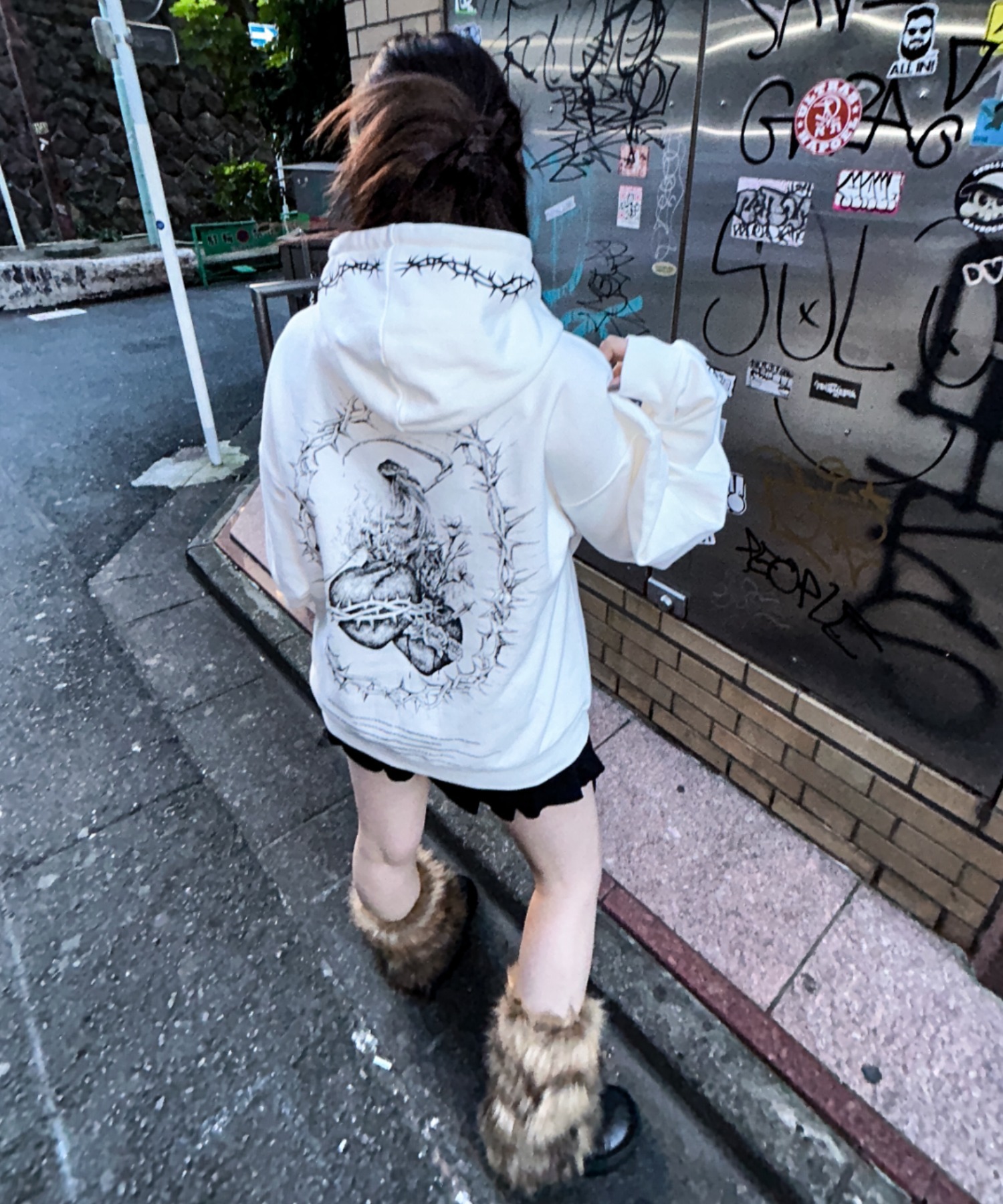 A'GEM/9 × .kom 『A'GEM/9/エージェムナイン』バックグラフィック