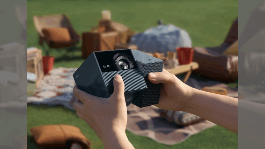 TCLの革新的プロジェクター『PlayCube』がGREEN FUNDINGに登場。ひねっ