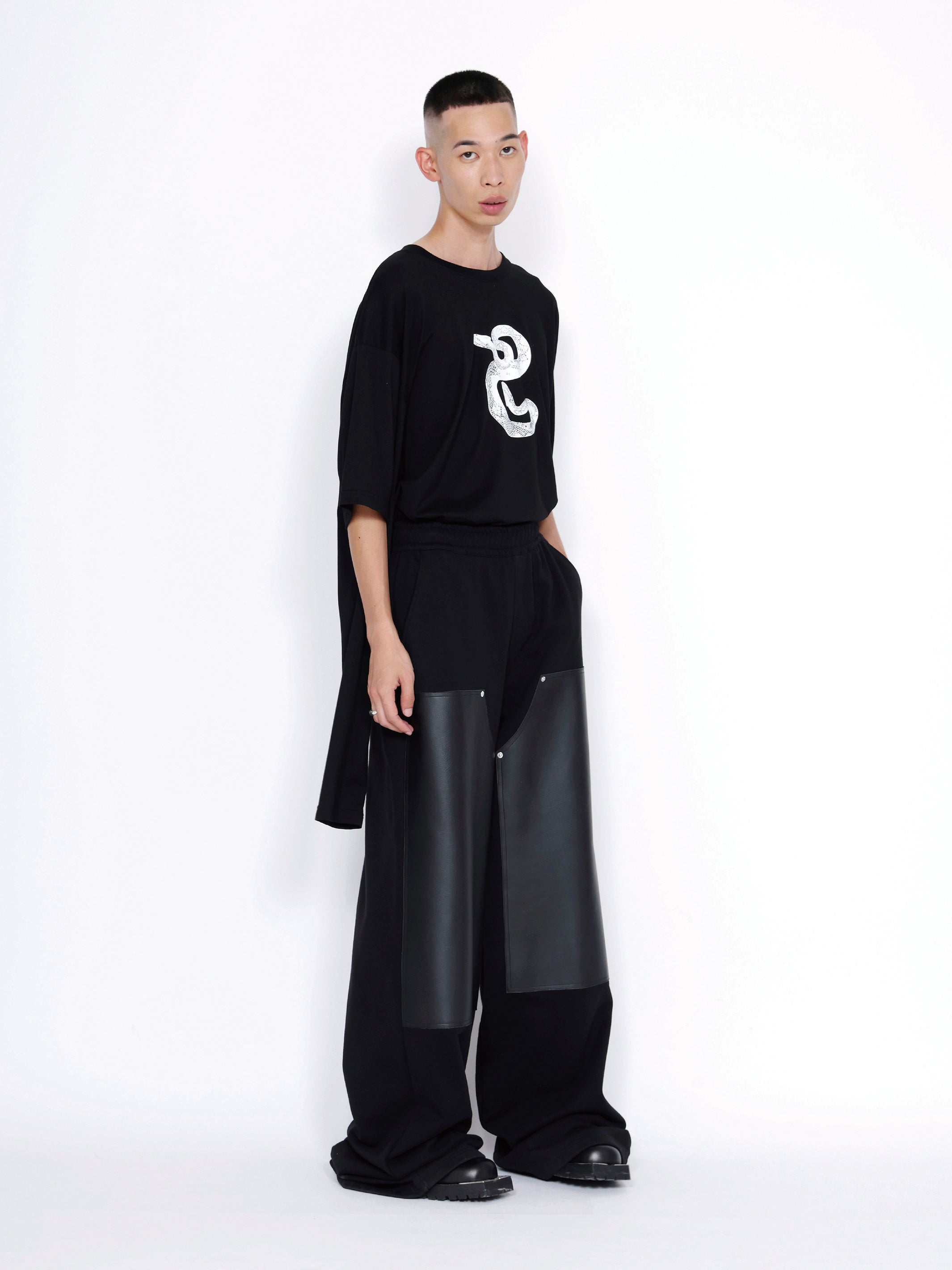 SWEAT WIDE PANTS WITH LEATHER PATCH