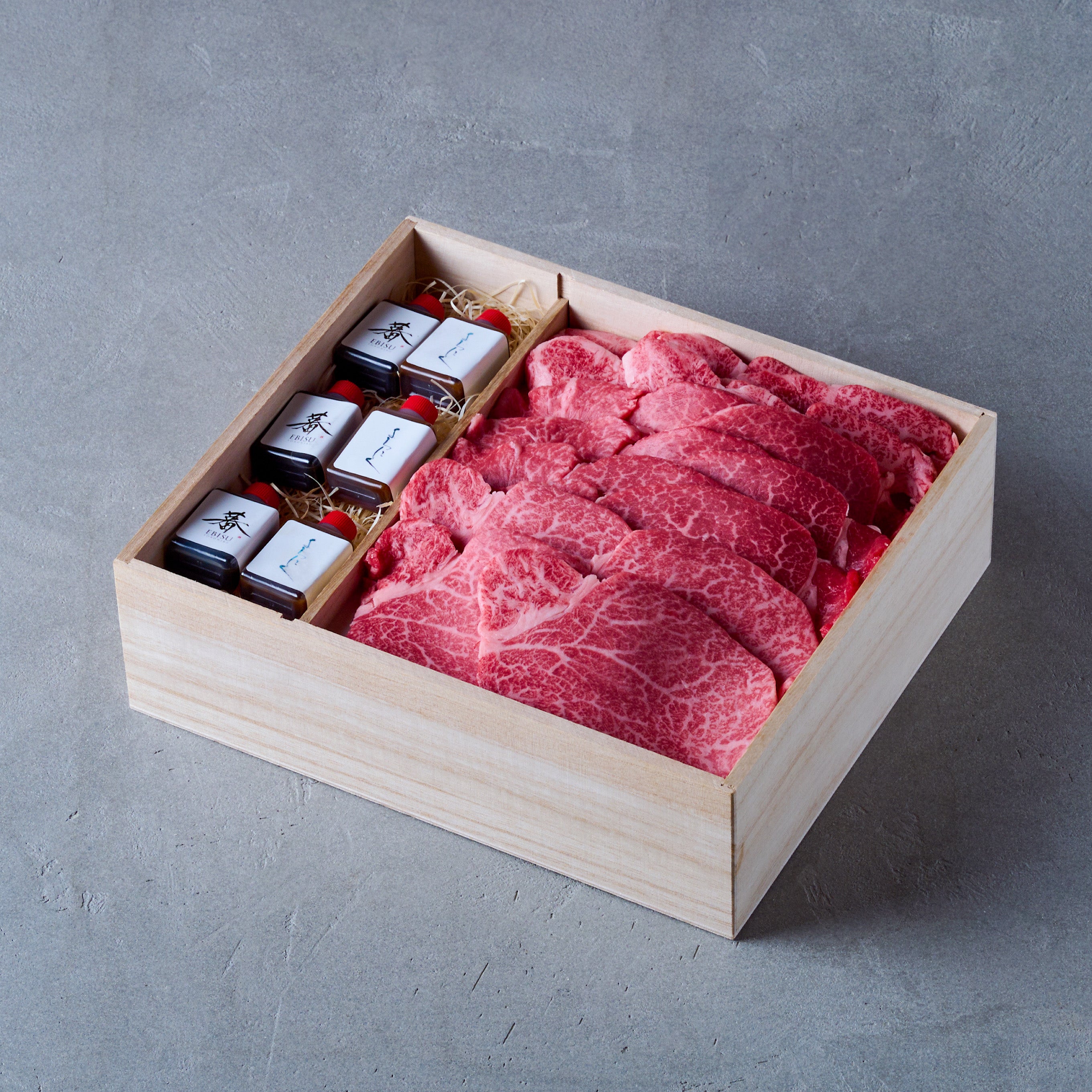 よろにく／日山コラボ 黒毛和牛（ヒレざんまい）特製タレ付き【折詰