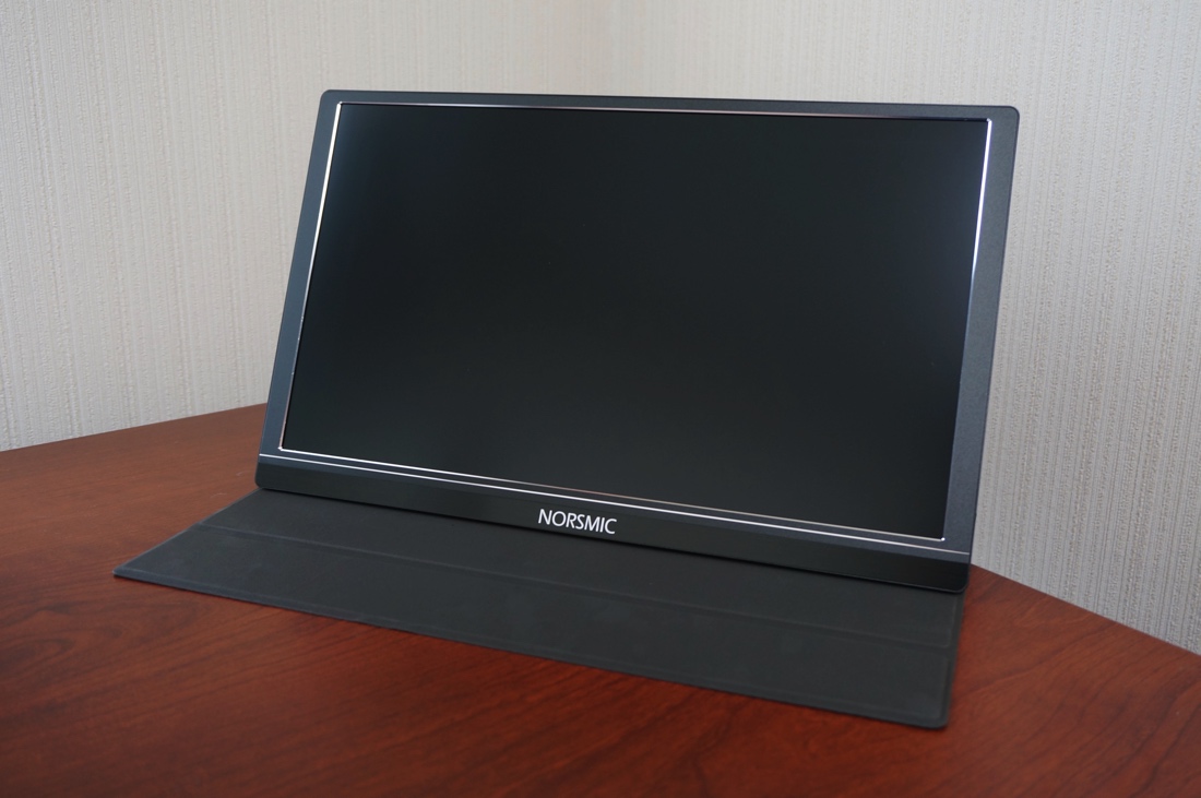 USB Type-Cケーブル一本で給電・接続可能な「NORSMIC 15.6インチ