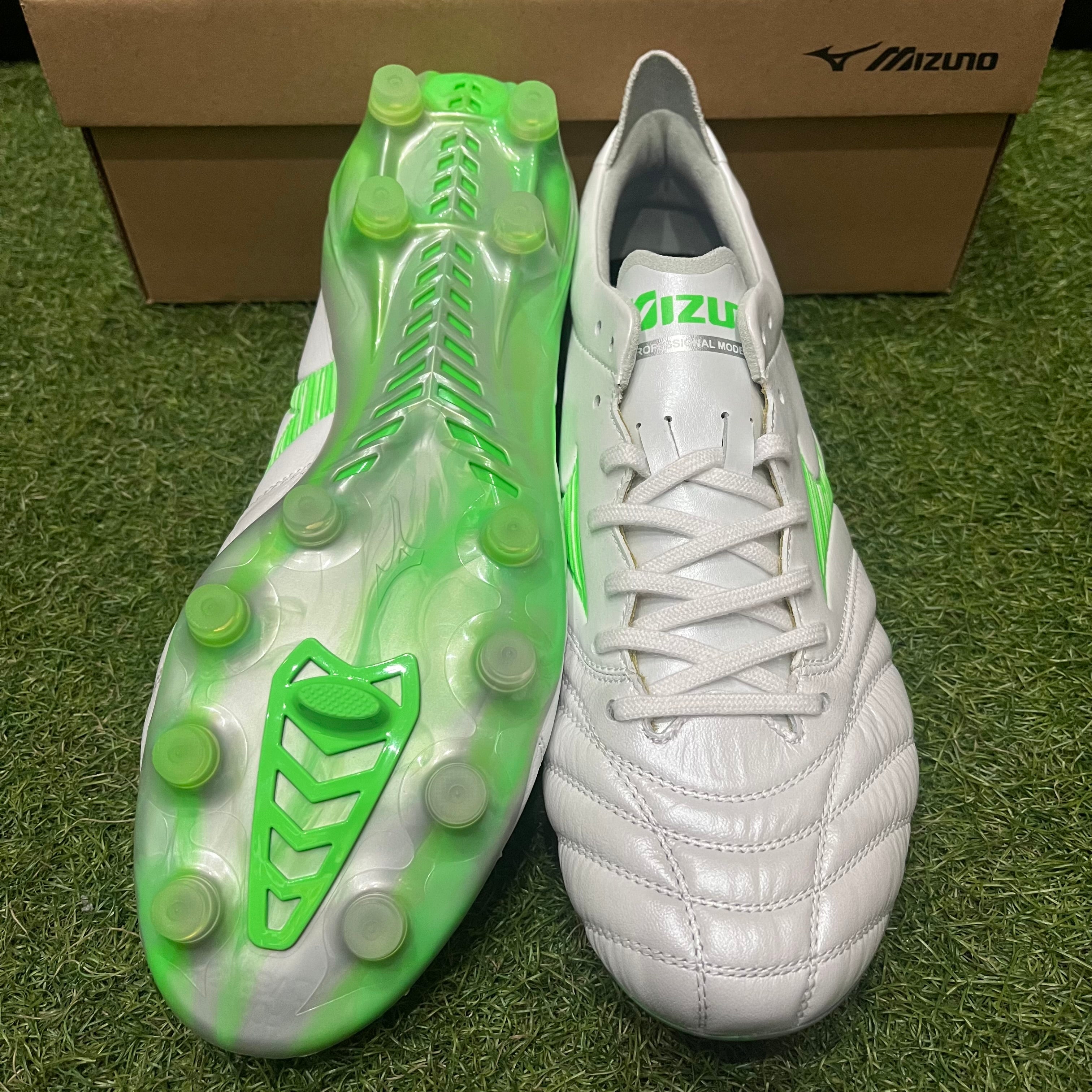 日本未発売 モレリアネオ4 エリート P1GA253237 Morelia Neo4 elite