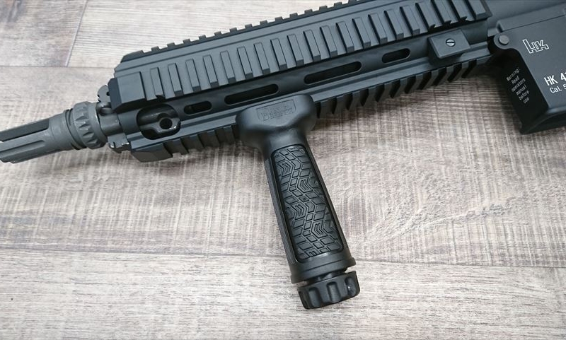 実物 DANIEL DEFENSE ENHANCED VERTICAL GRIP